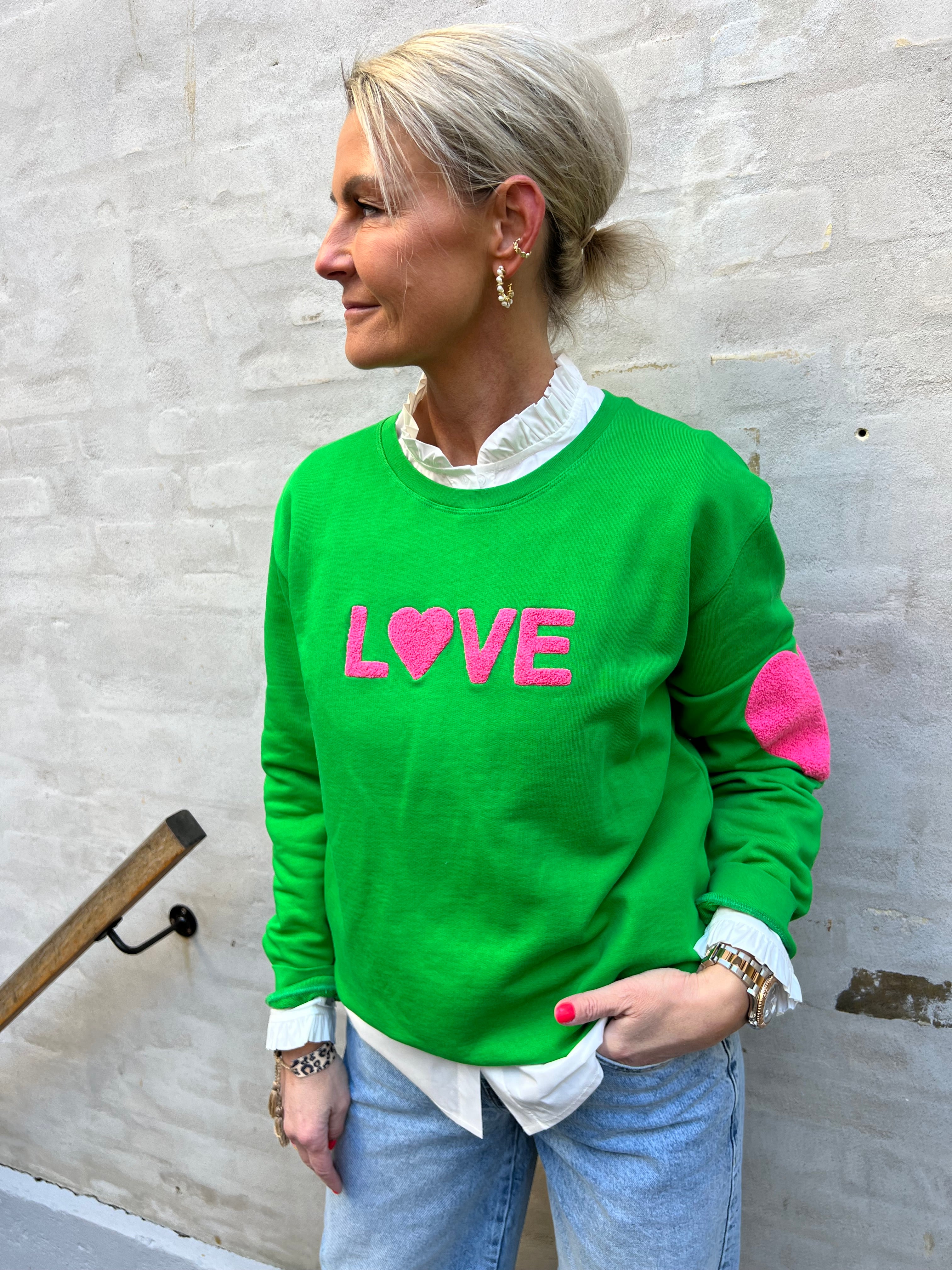 LOVE S-shirt grass- pink