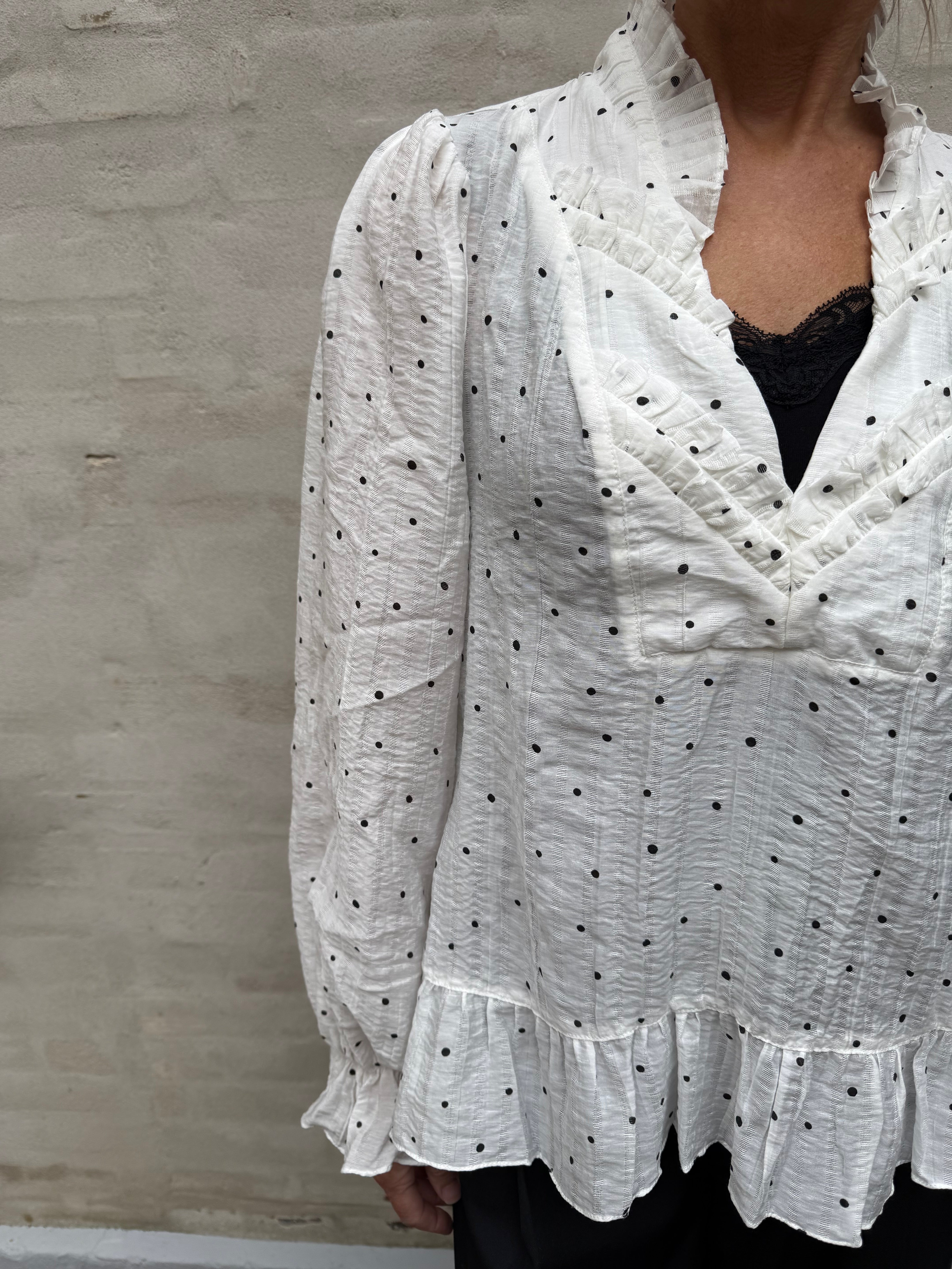 NazliGO Lullo Blouse -  Off-white Black Dots