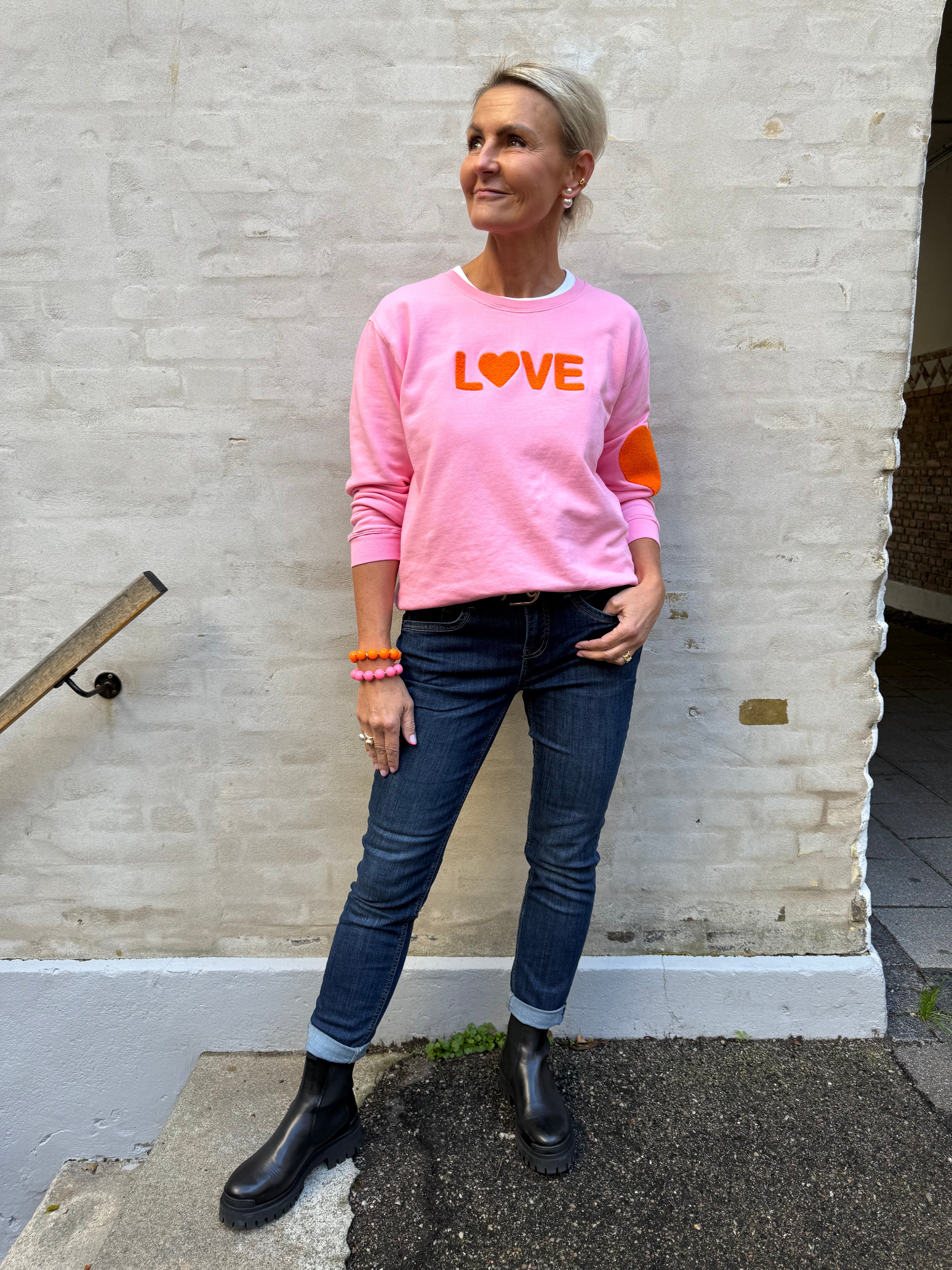Sweat LOVE - Auora pink with orange embroidery classic