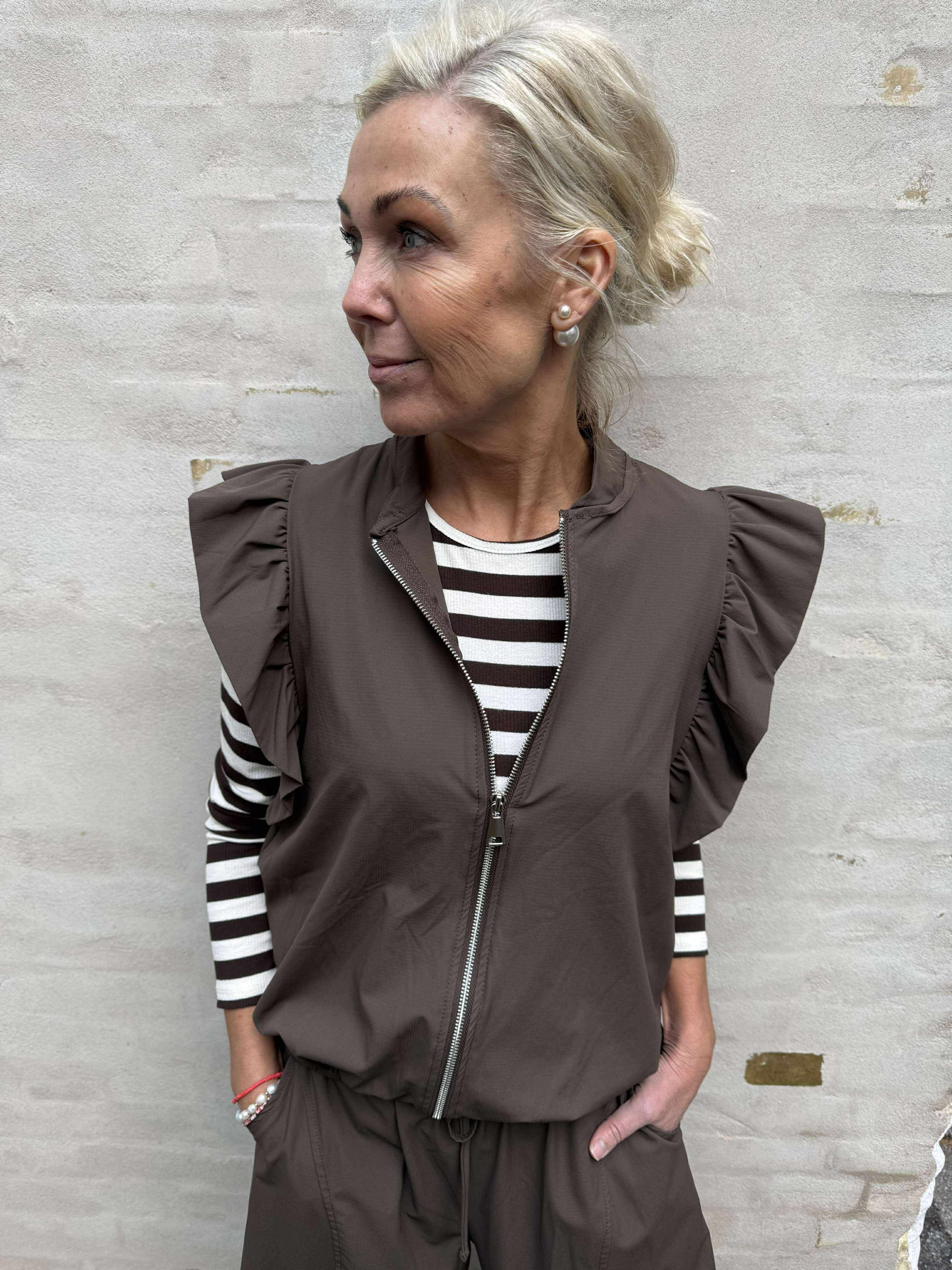 Jannie Vest - Coffee