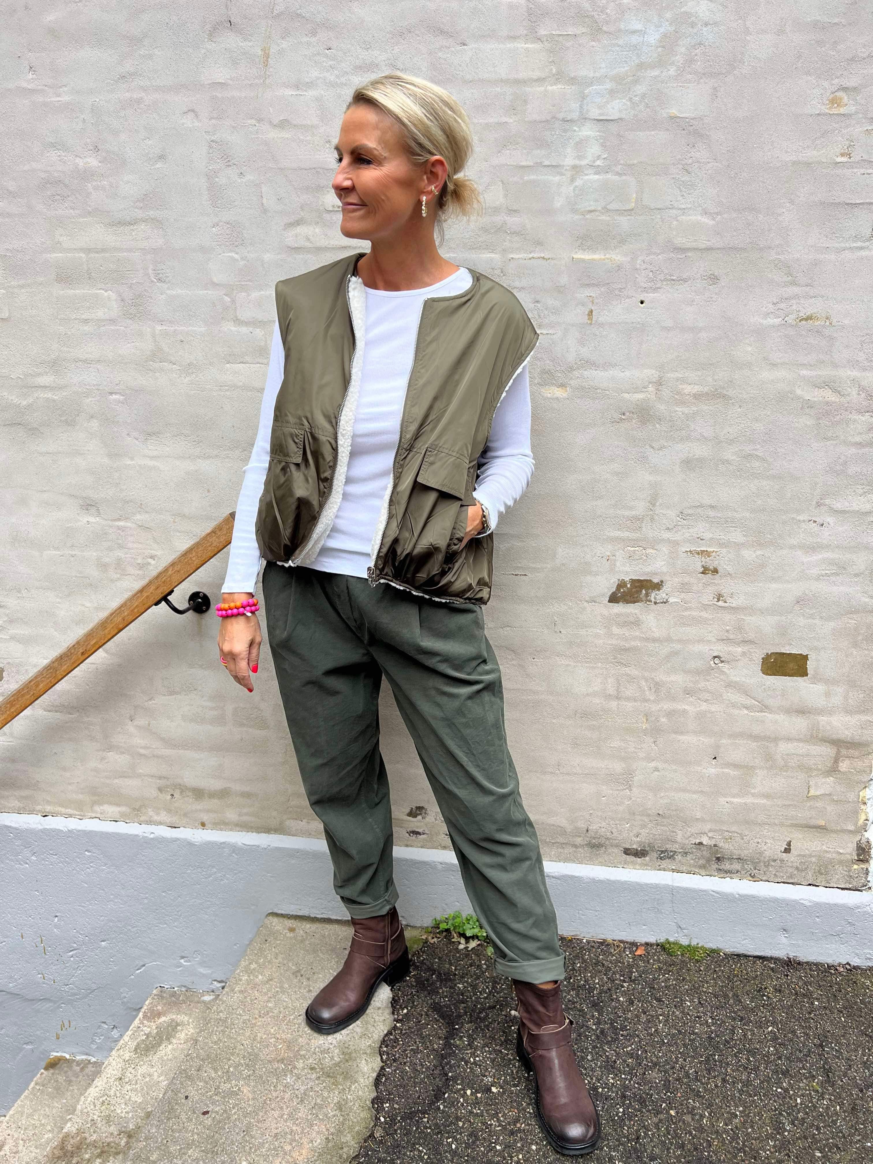 Trish vest khaki