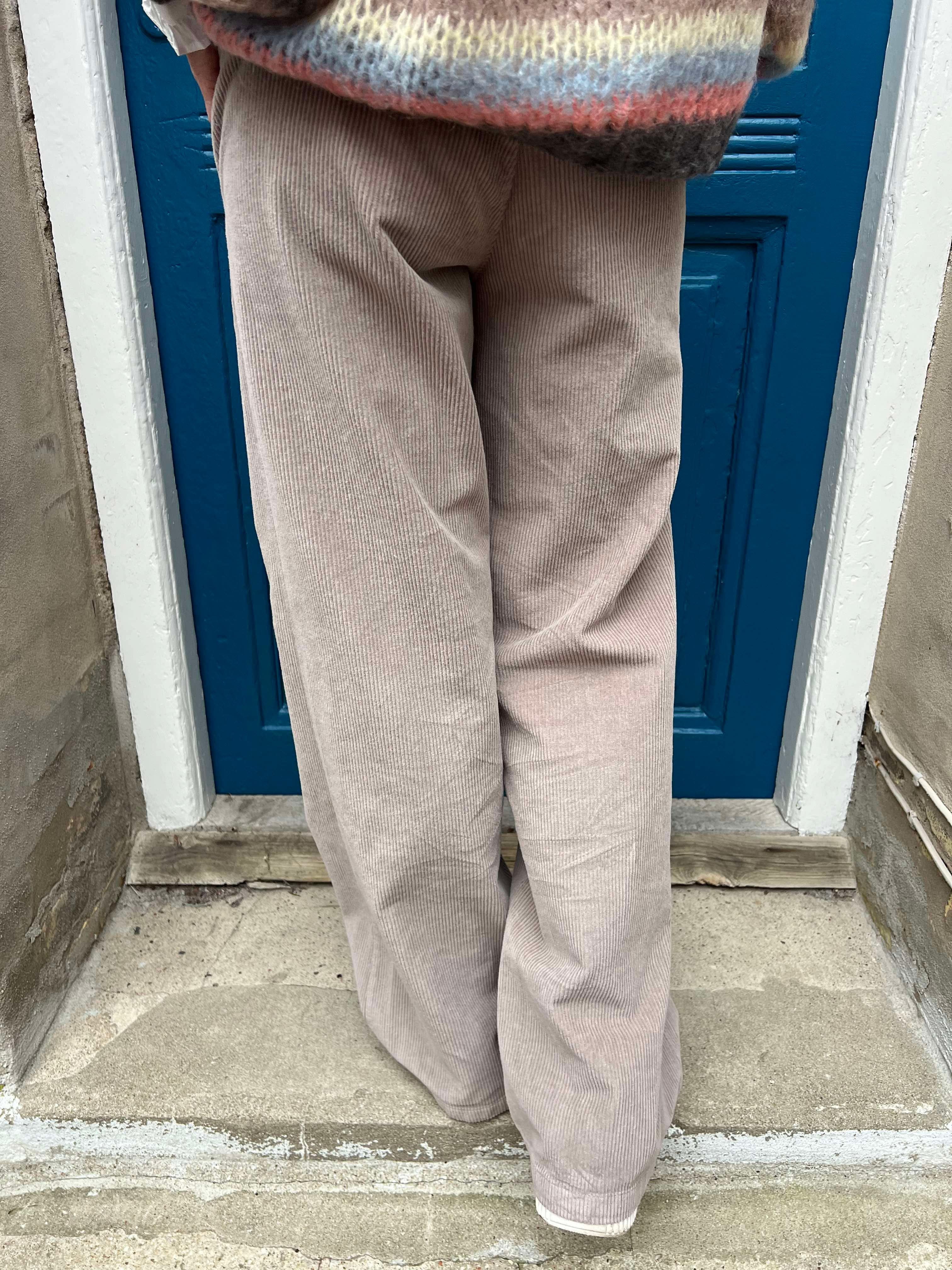 Cora corduroy box pant nougat