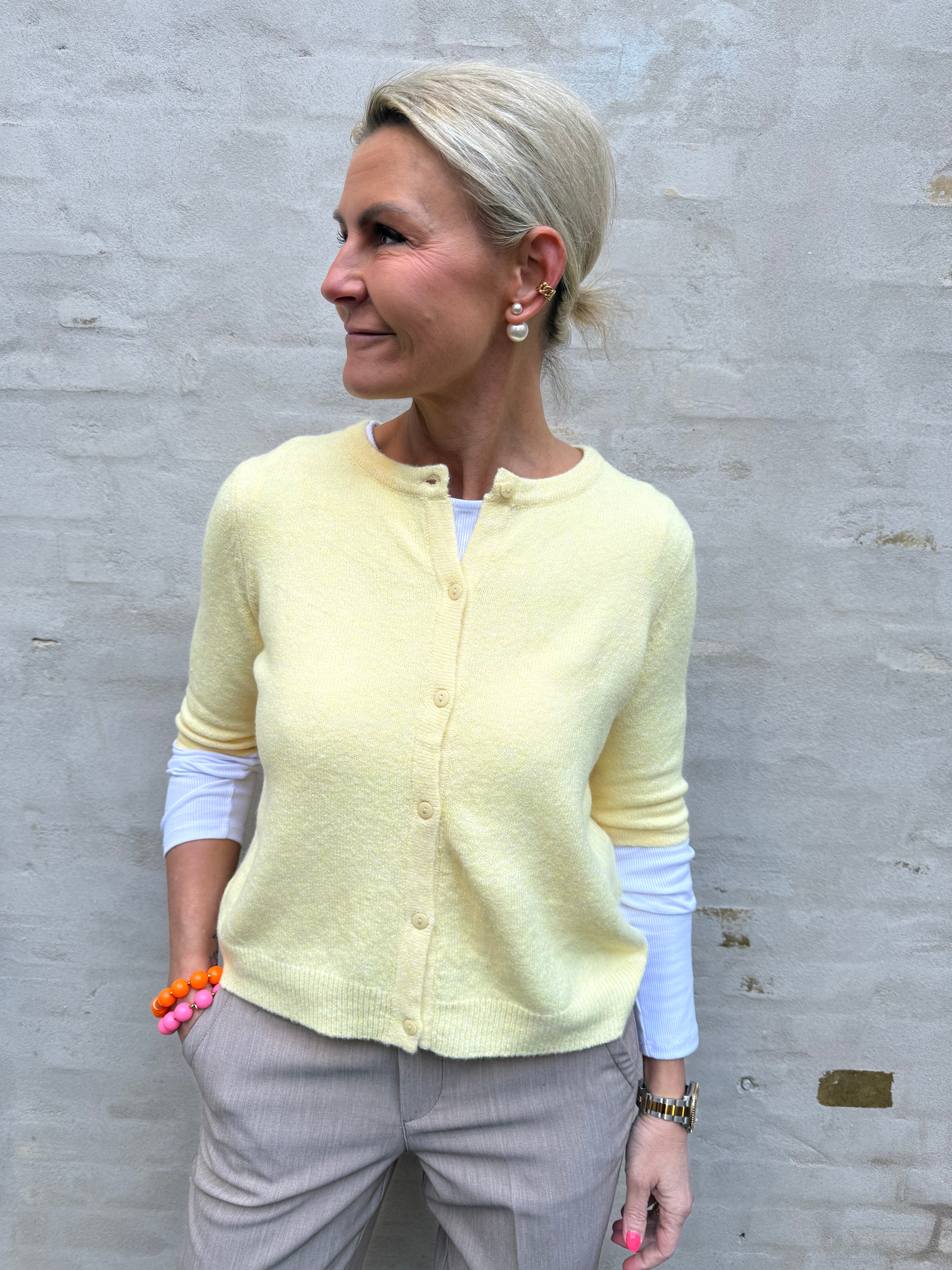 DOFFY 2/4 O-NECK BUTTON CARDIGAN - Golden Hazel