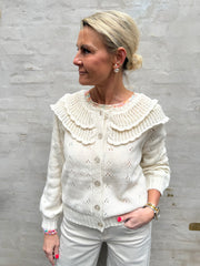 DAVIS LS O-NECK FRILL CARDIGAN - Cloud Dancer