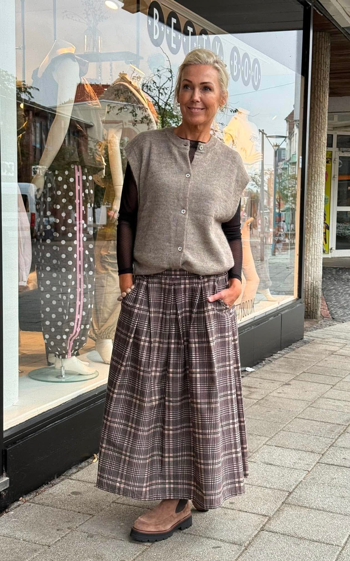 YORK Check Skirt - Black