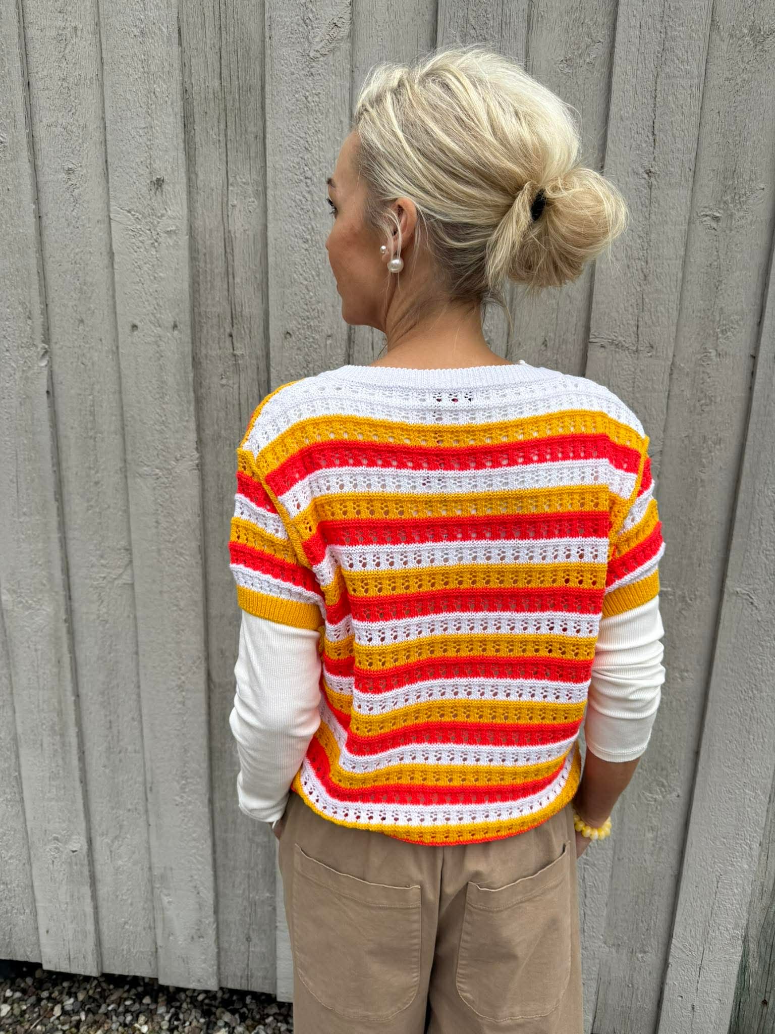 Knitted Striped V-Neck T-Shirt - Off White/Orange/Pink