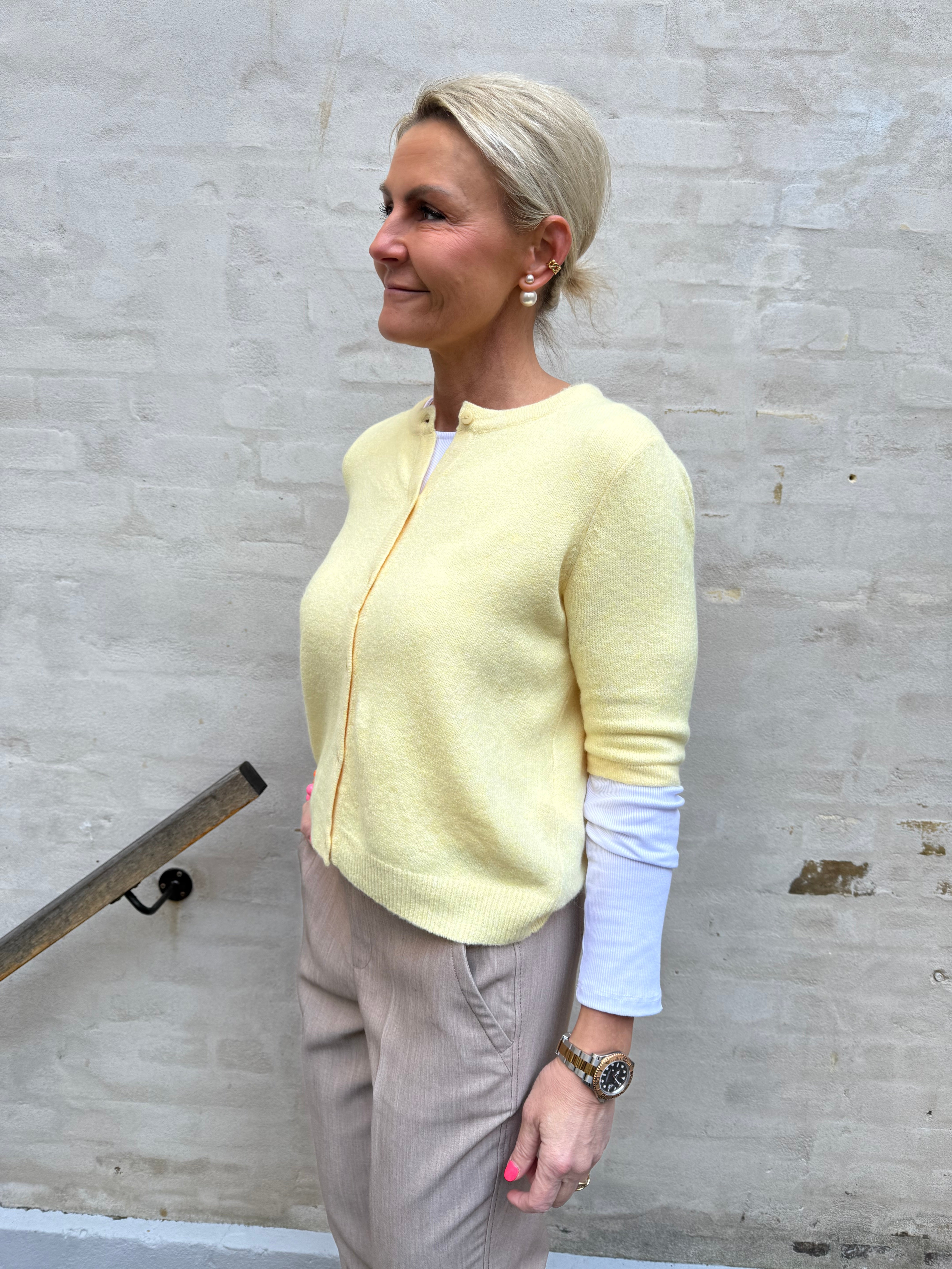 DOFFY 2/4 O-NECK BUTTON CARDIGAN - Golden Hazel