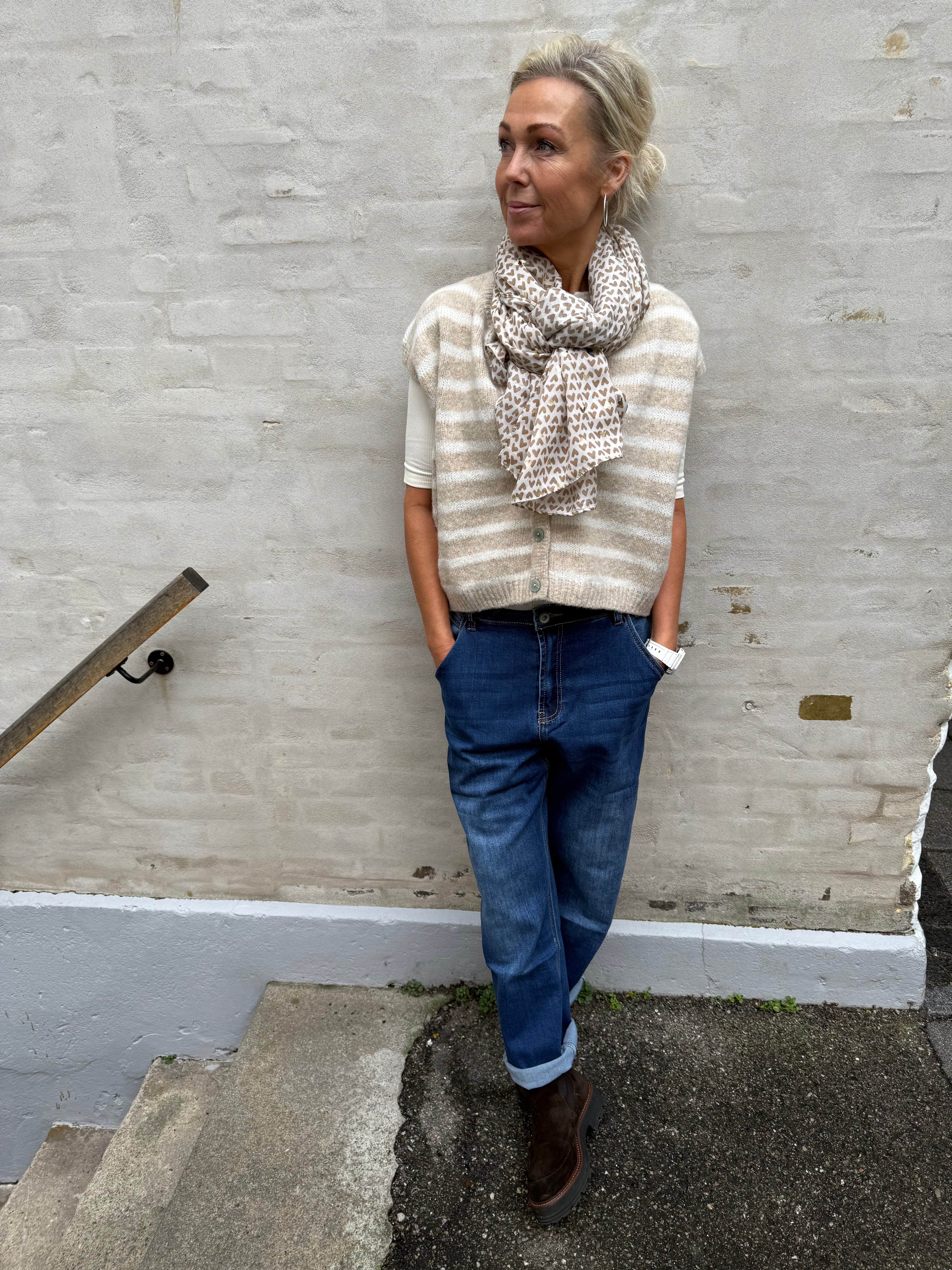 Small Heart Scarf - Beige