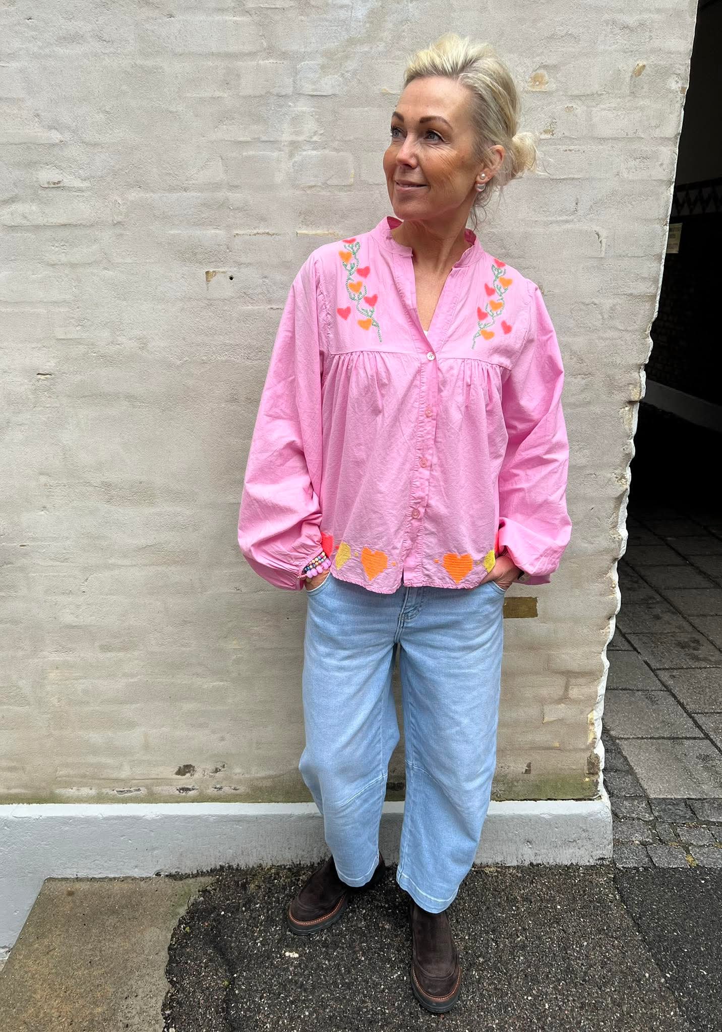 Lux Shirt w. Embrodery - Rosa