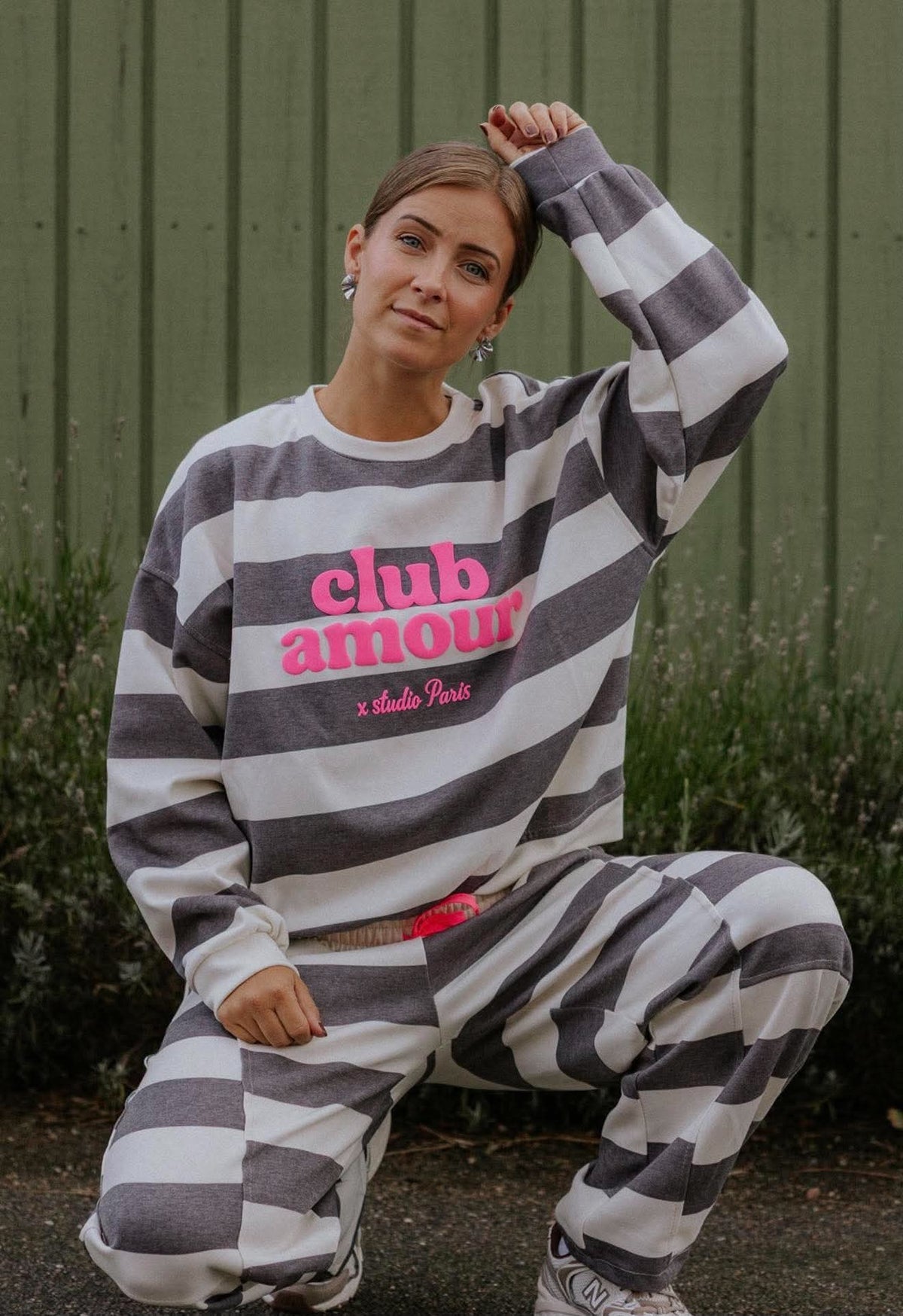 Club Sweat - Brown/Pink/Neon