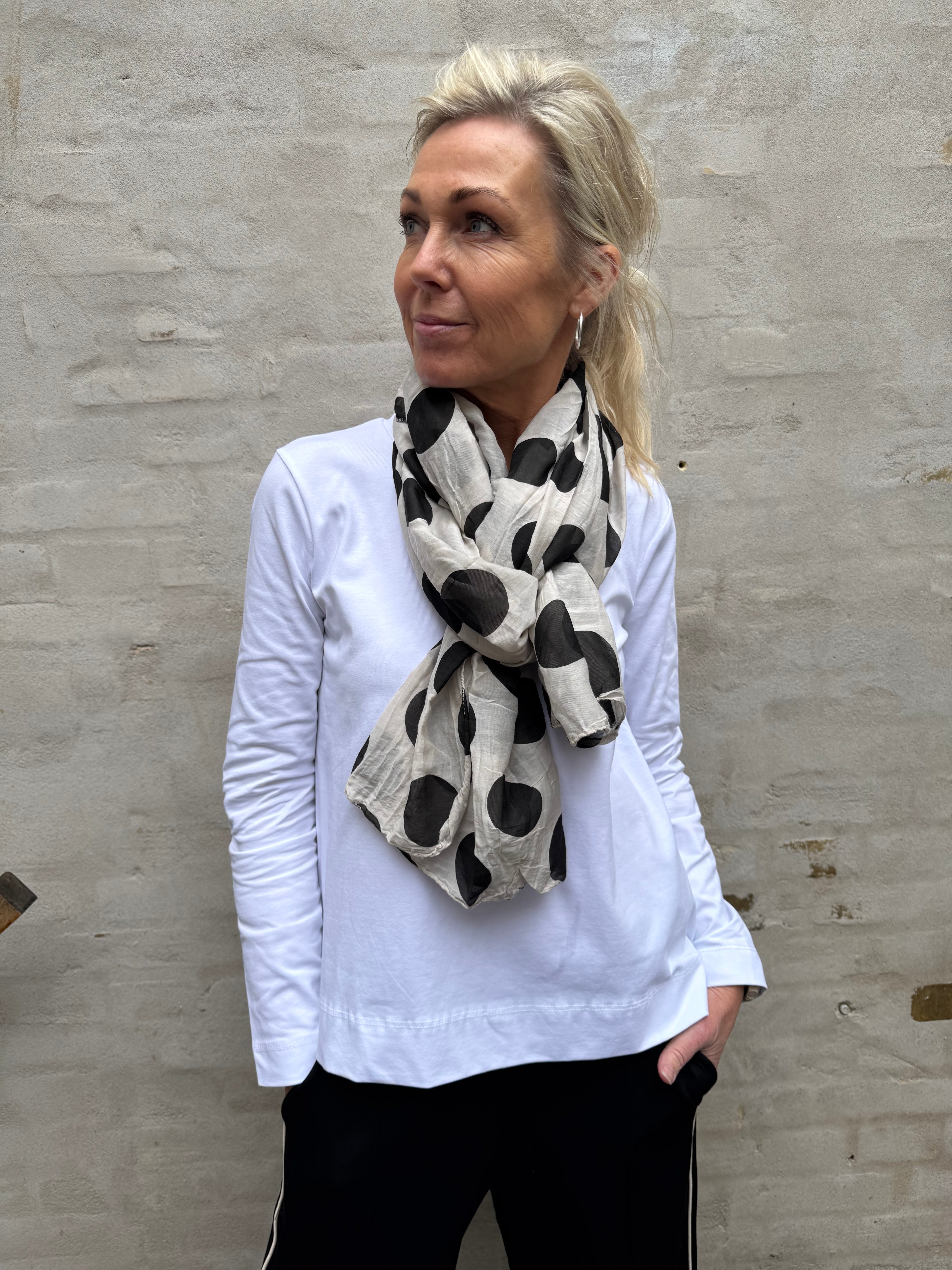 Vera dot scarf offwhite