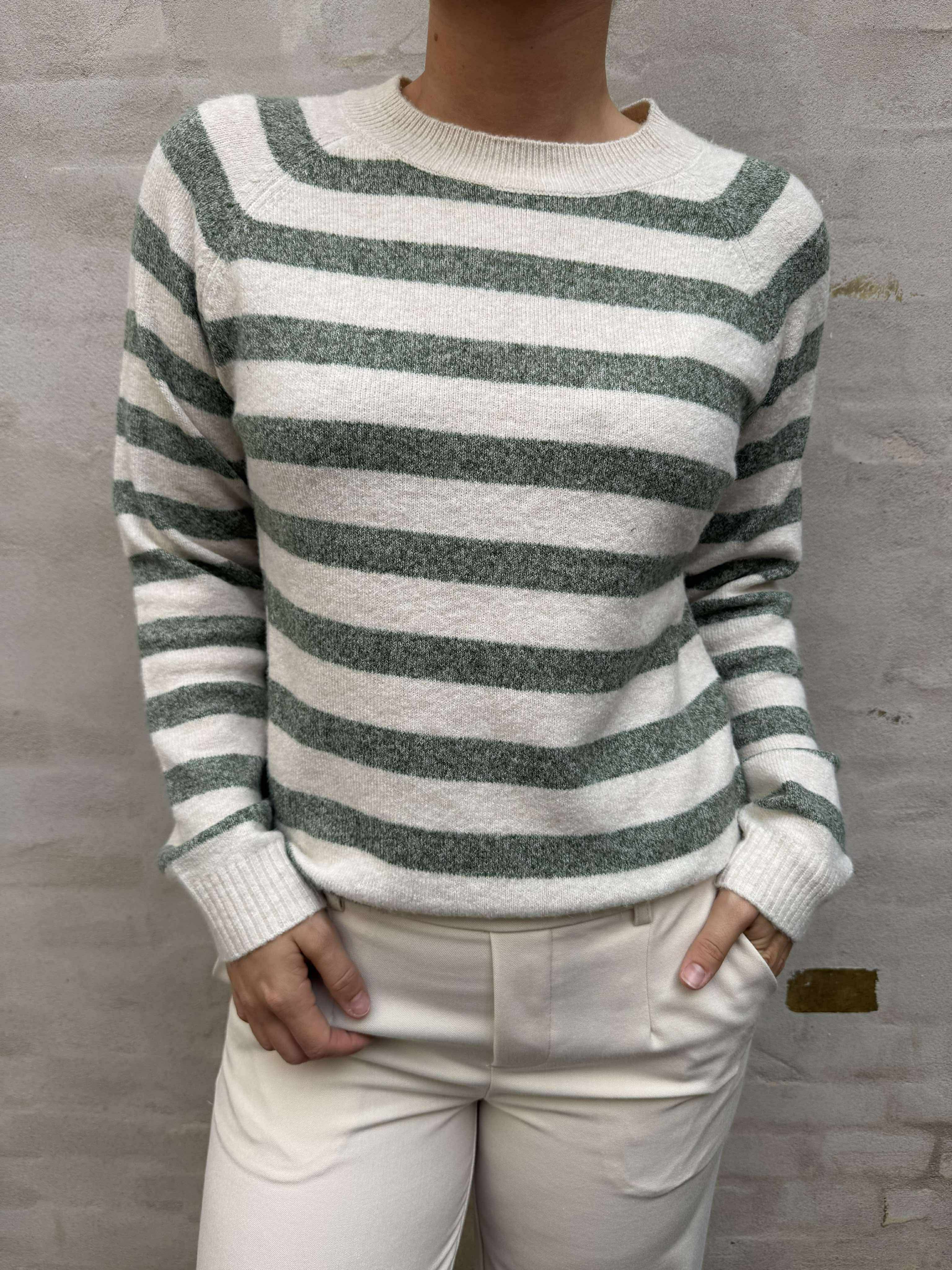 DOFFY O-NECK BLOUSE - Birch/W. Laurel