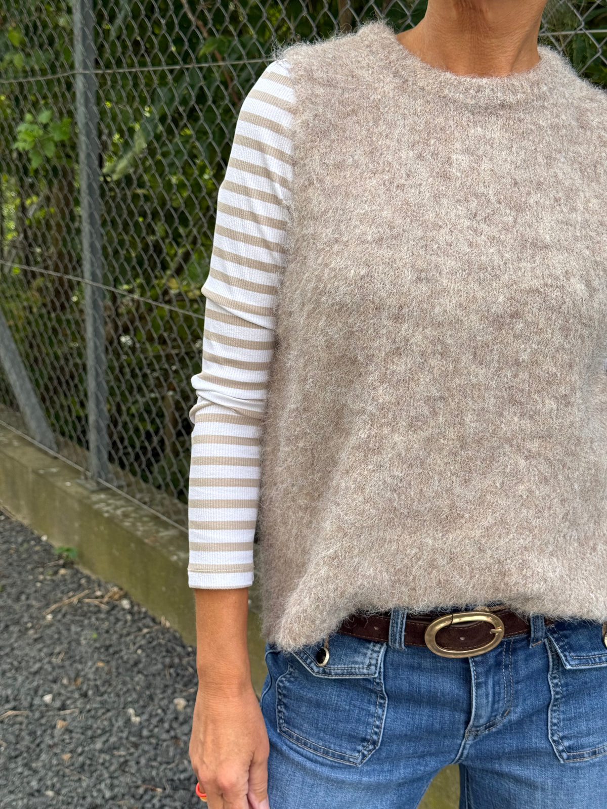 EMMY S/L VEST KNIT - Simply Taupe