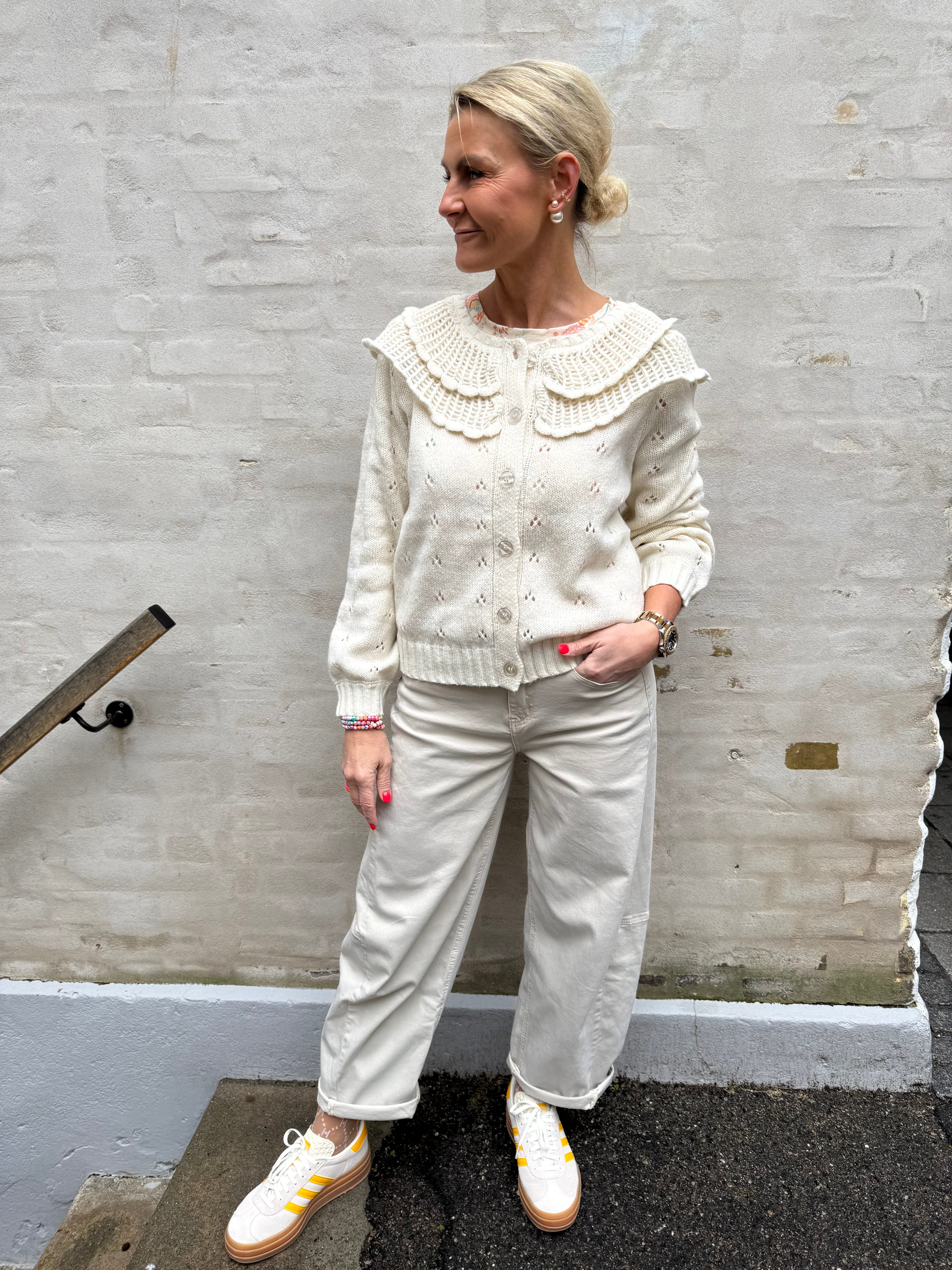 DAVIS LS O-NECK FRILL CARDIGAN - Cloud Dancer