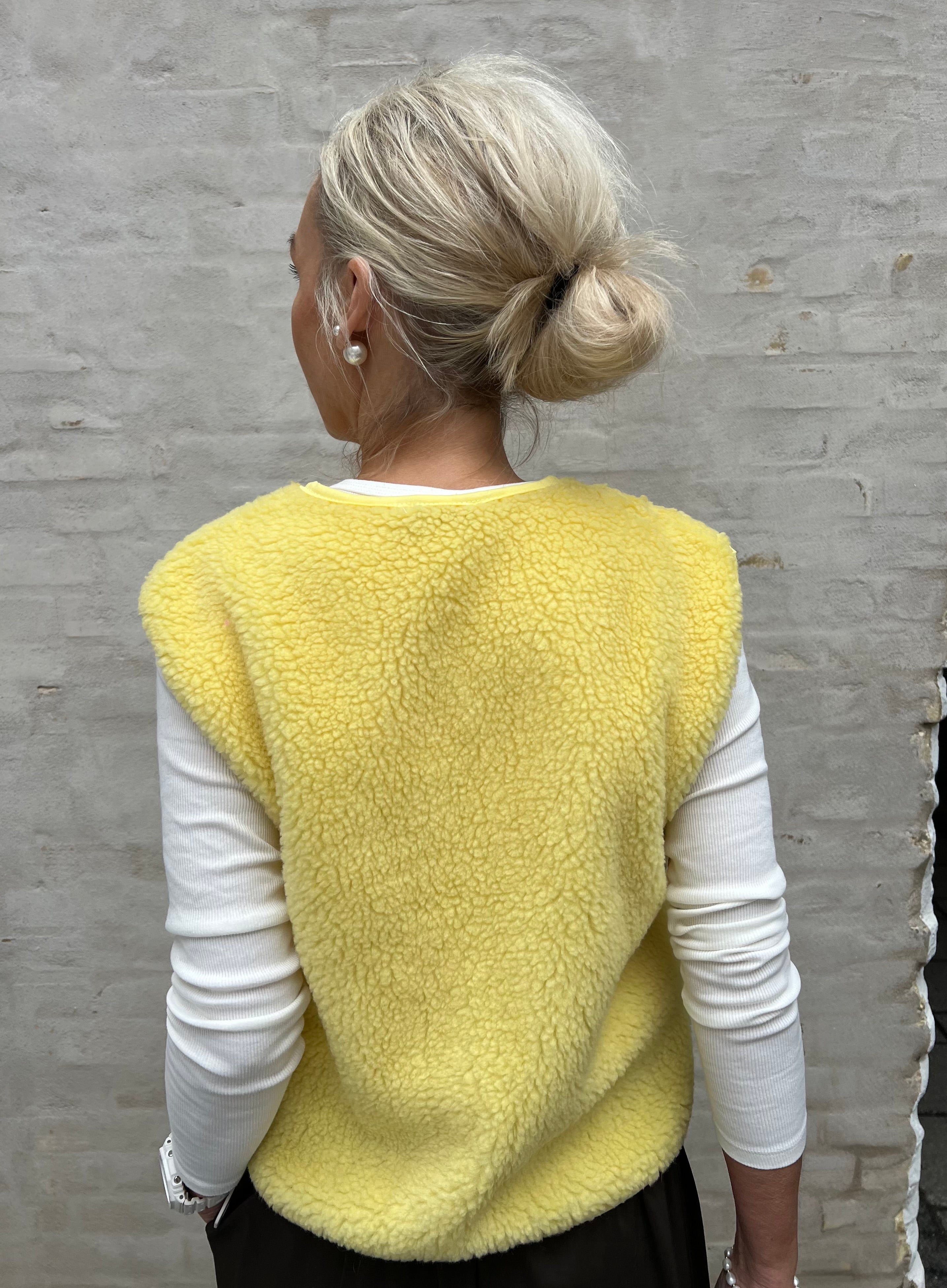 Molly Teddy Vest - Yellow