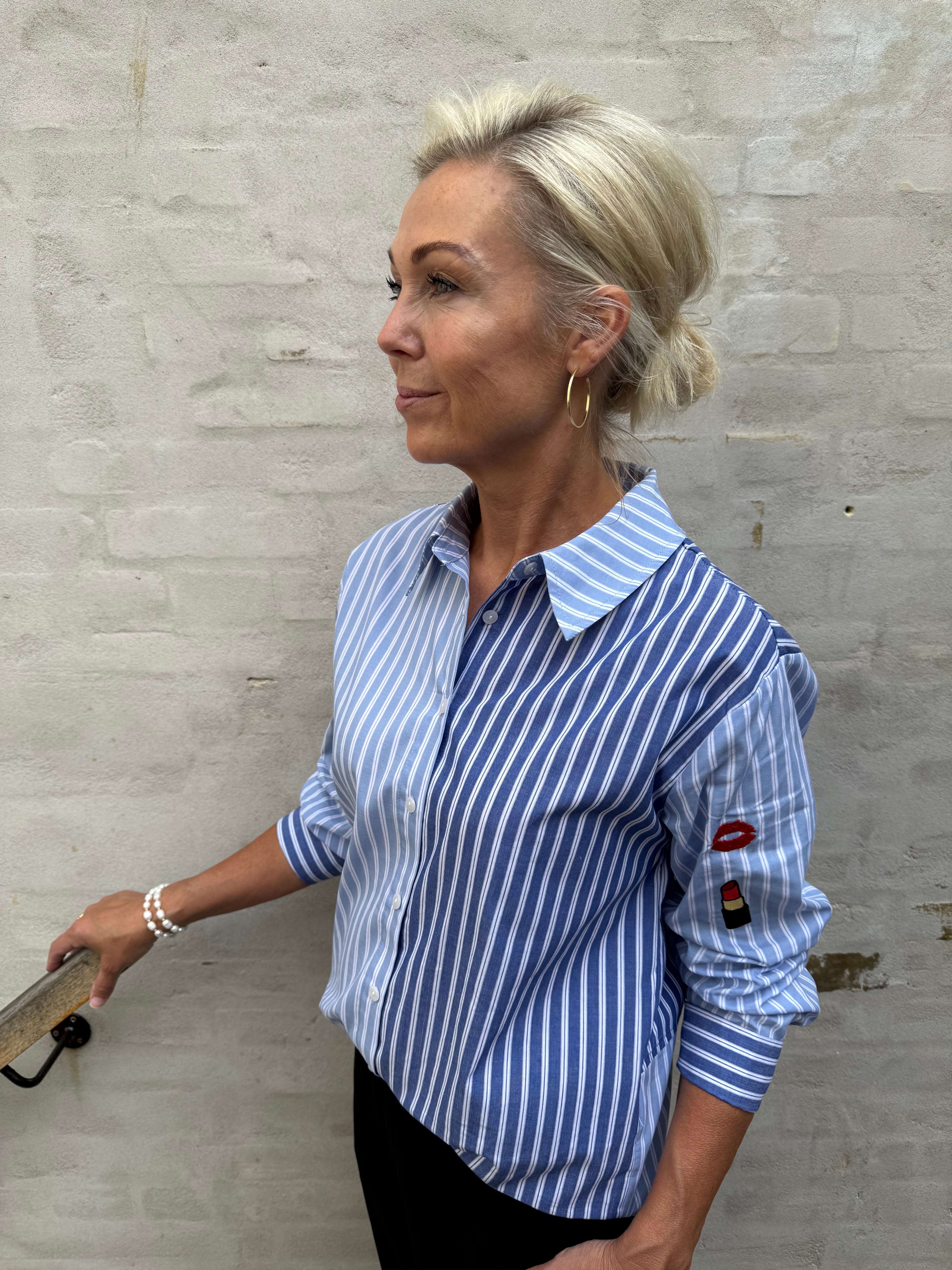 Abila Shirt - Blue/White Stripe