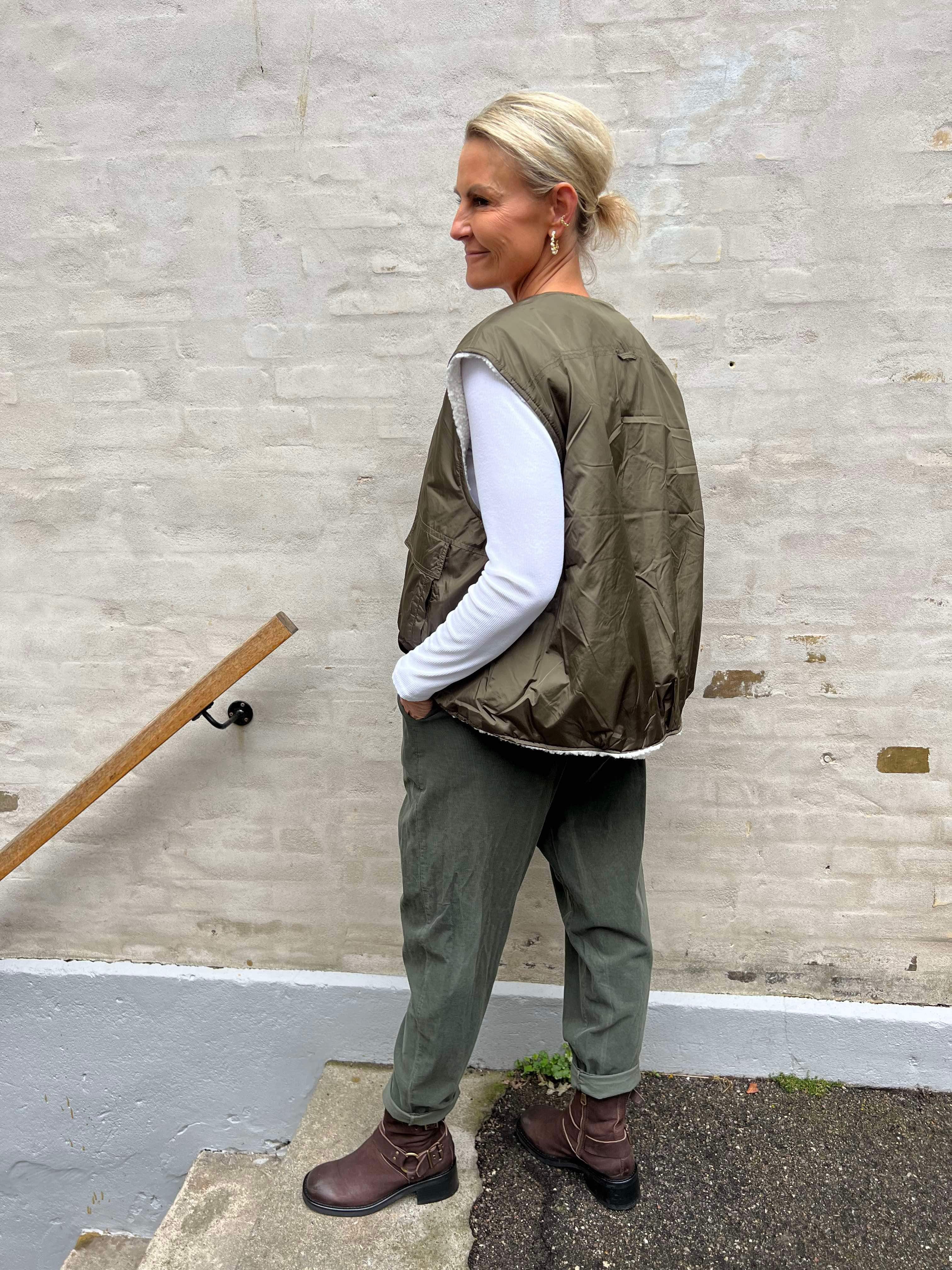 Trish vest khaki