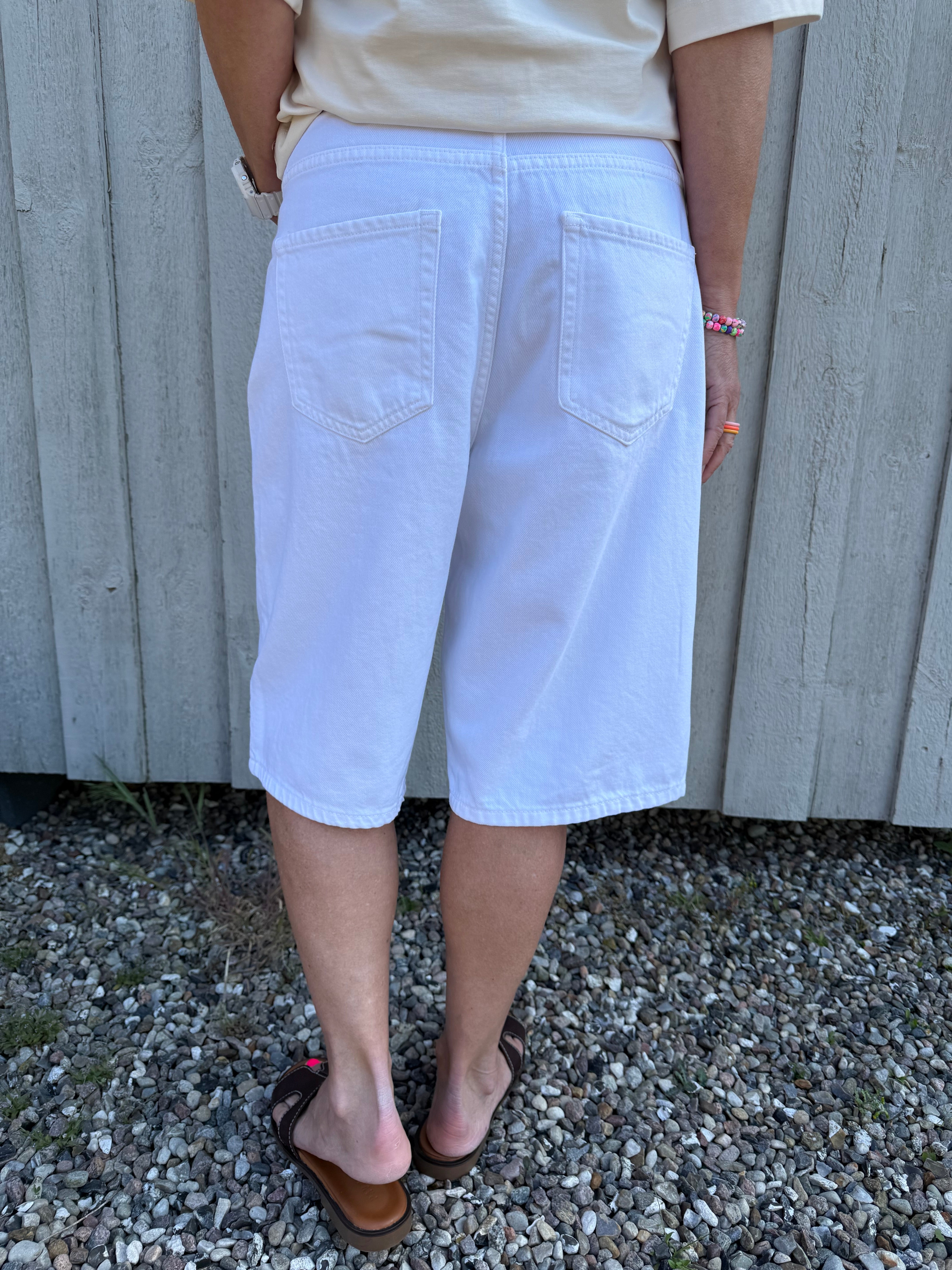 LINA MW BERMUDA SHORTS - White