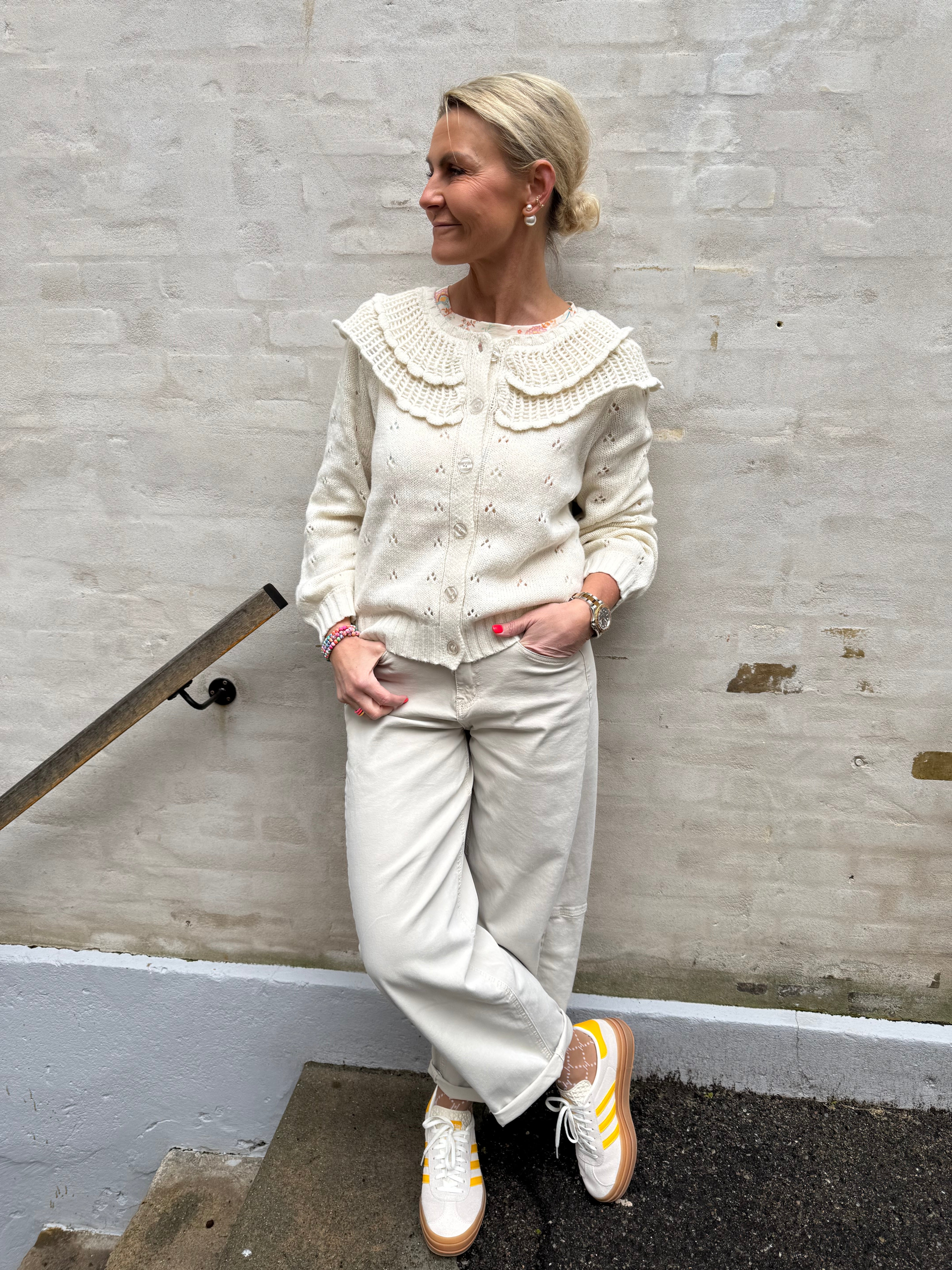 DAVIS LS O-NECK FRILL CARDIGAN - Cloud Dancer