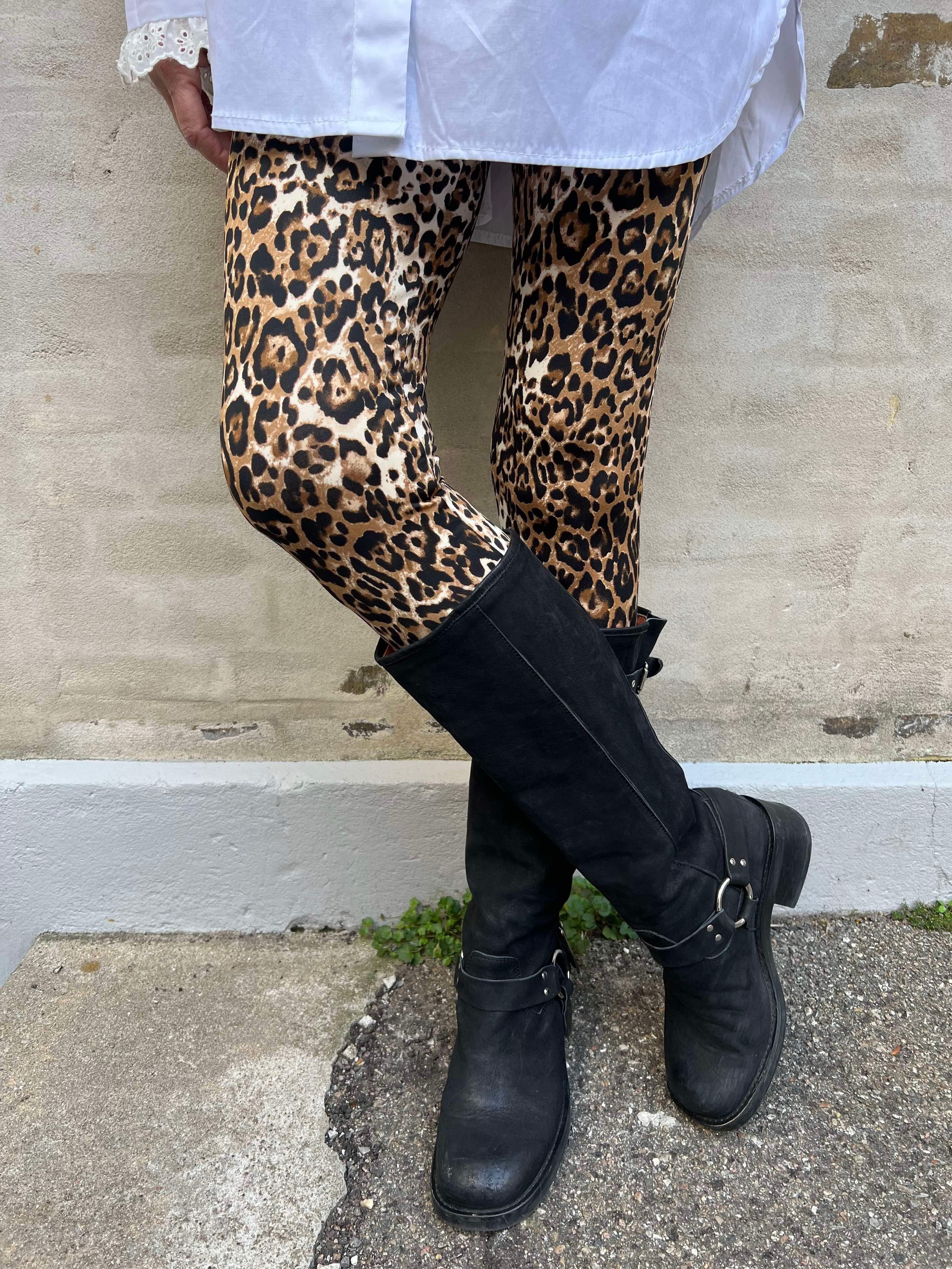 Ladies leggings leo print