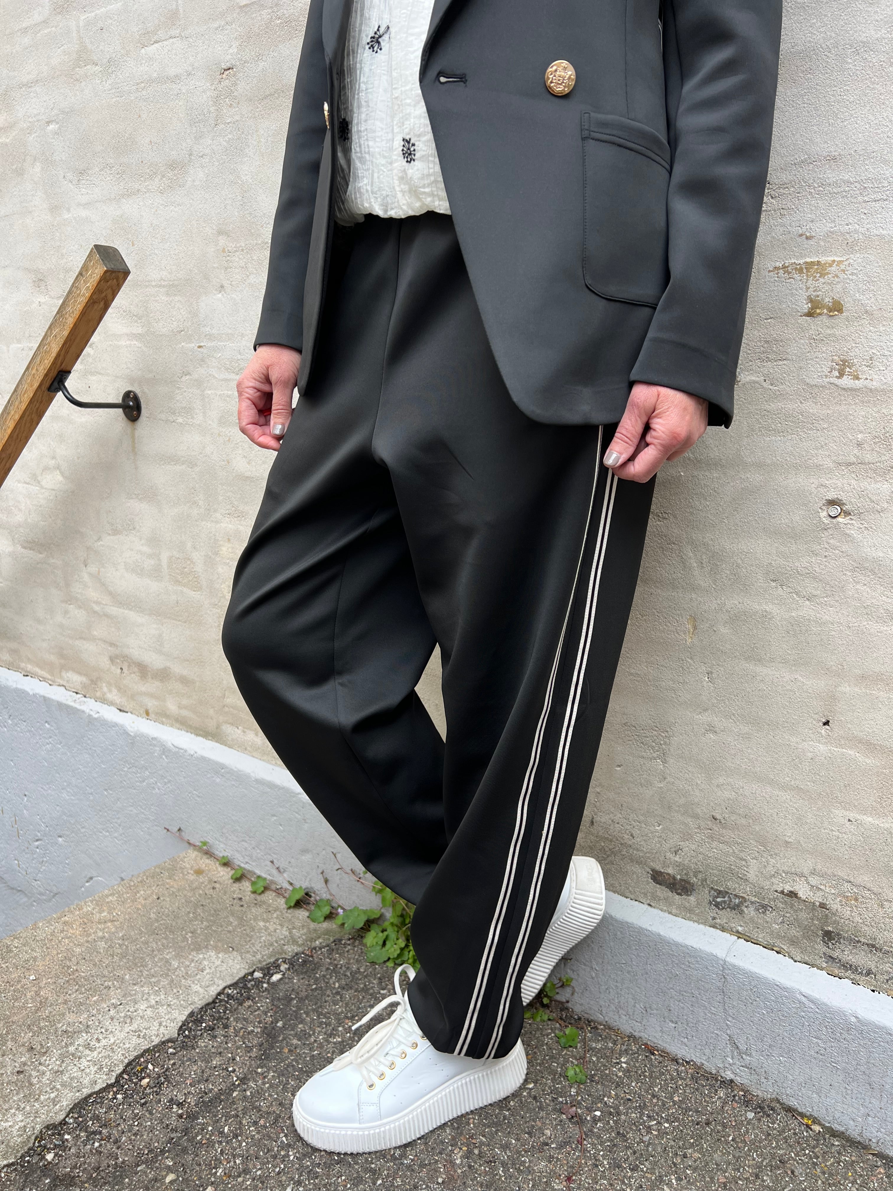 NillaGO track pants black