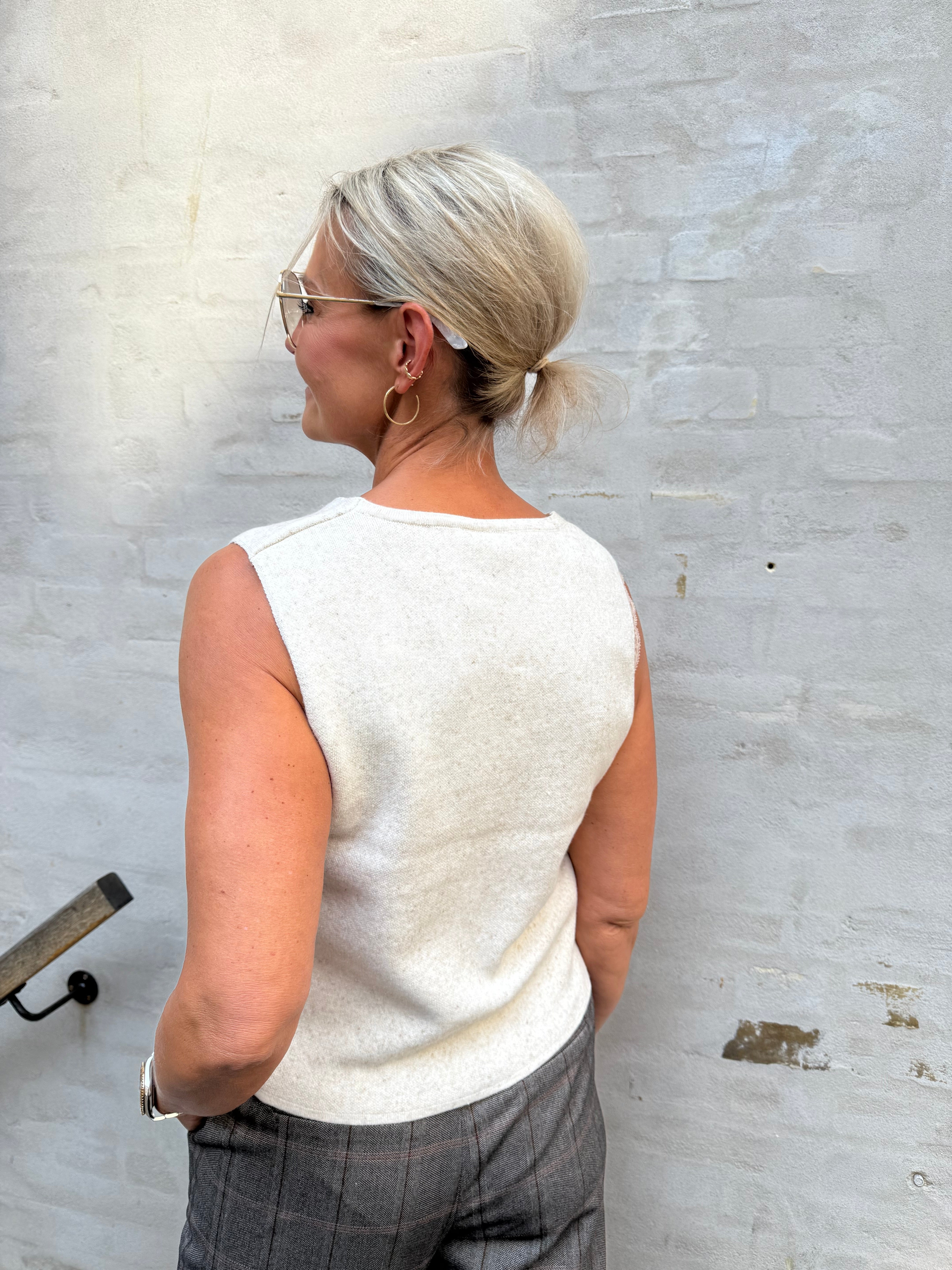 JONDA V-NECK KNIT VEST - Birch