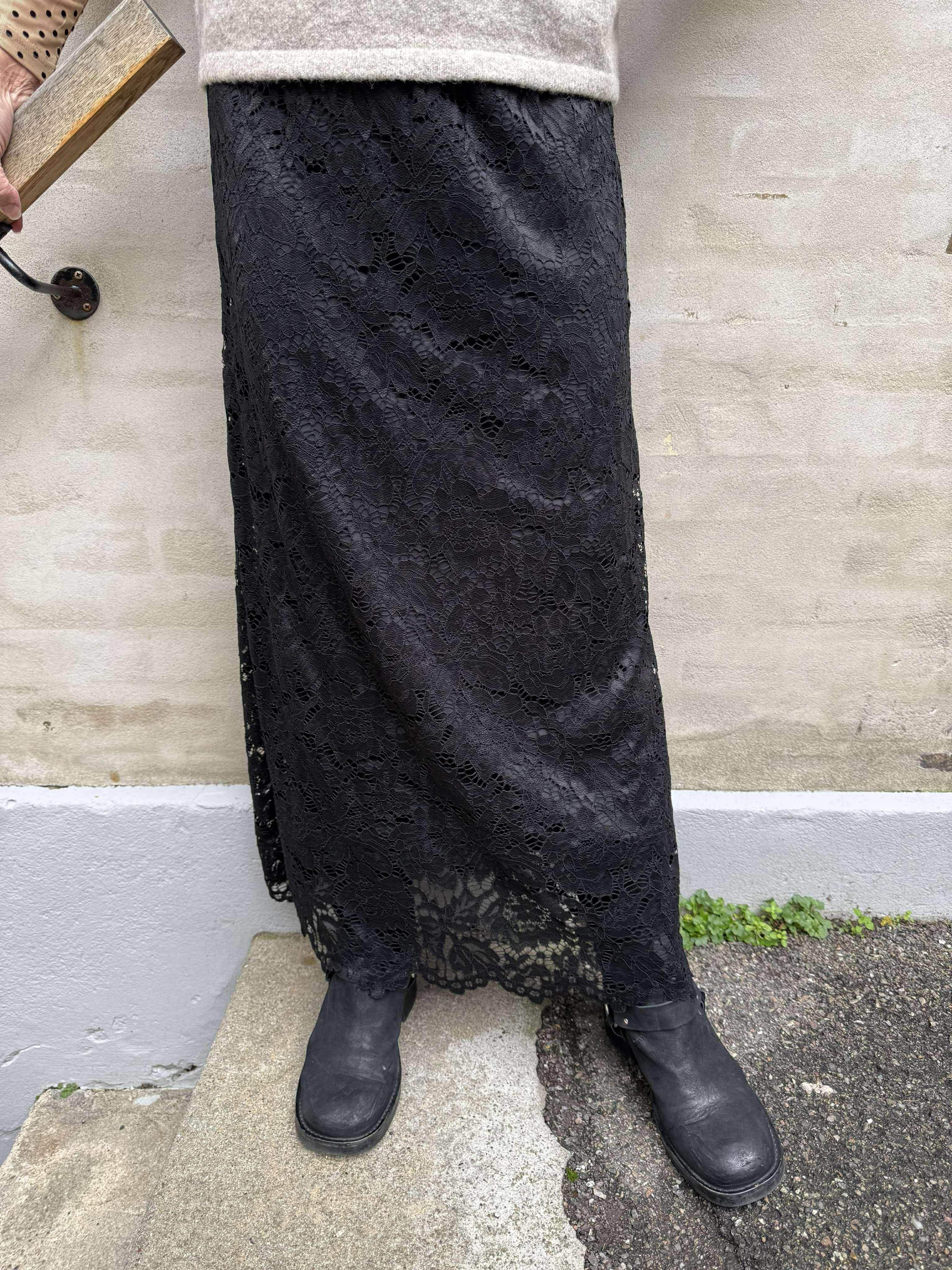 Titania Skirt - Black