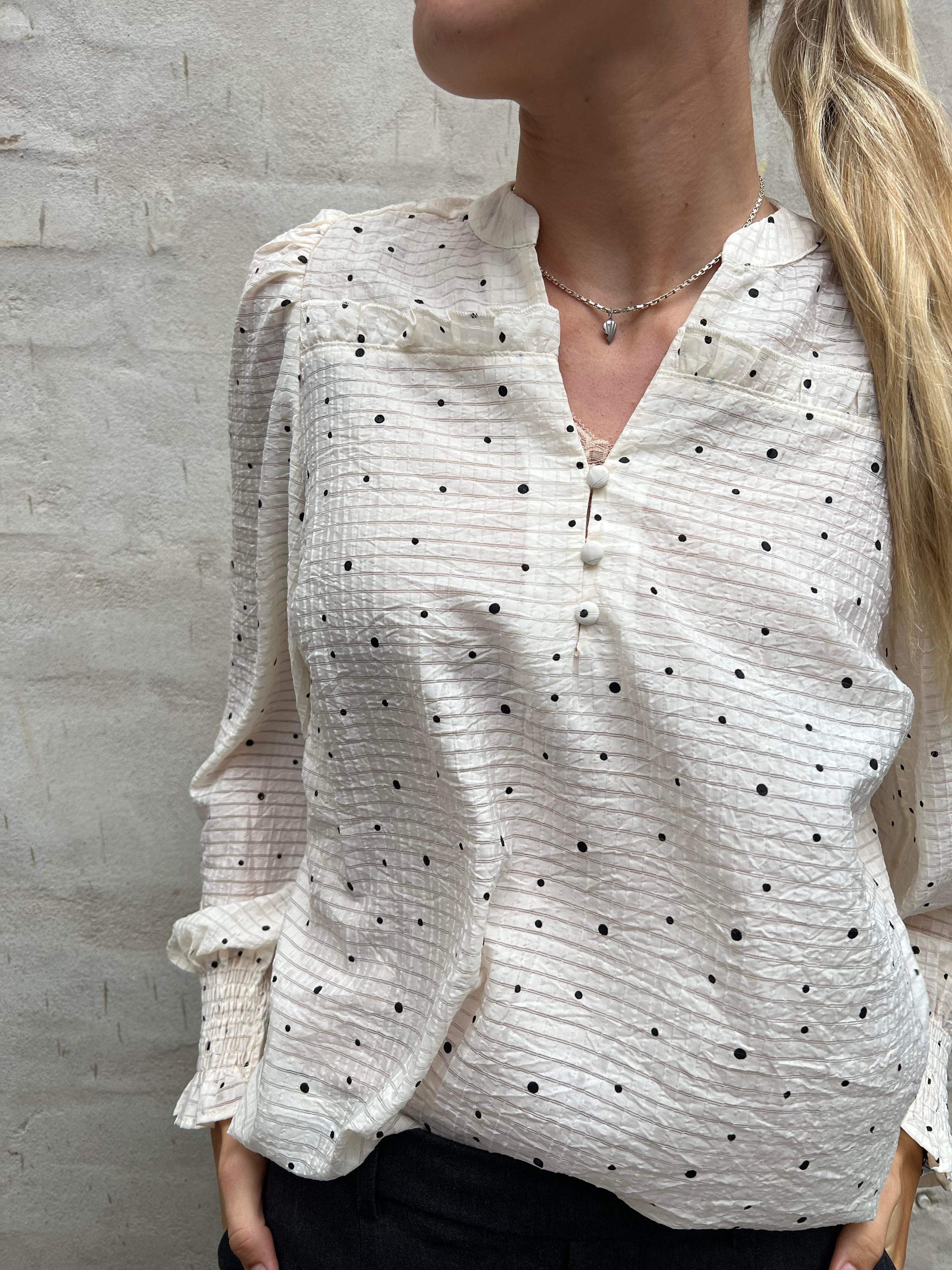 TessCC dot blouse off white