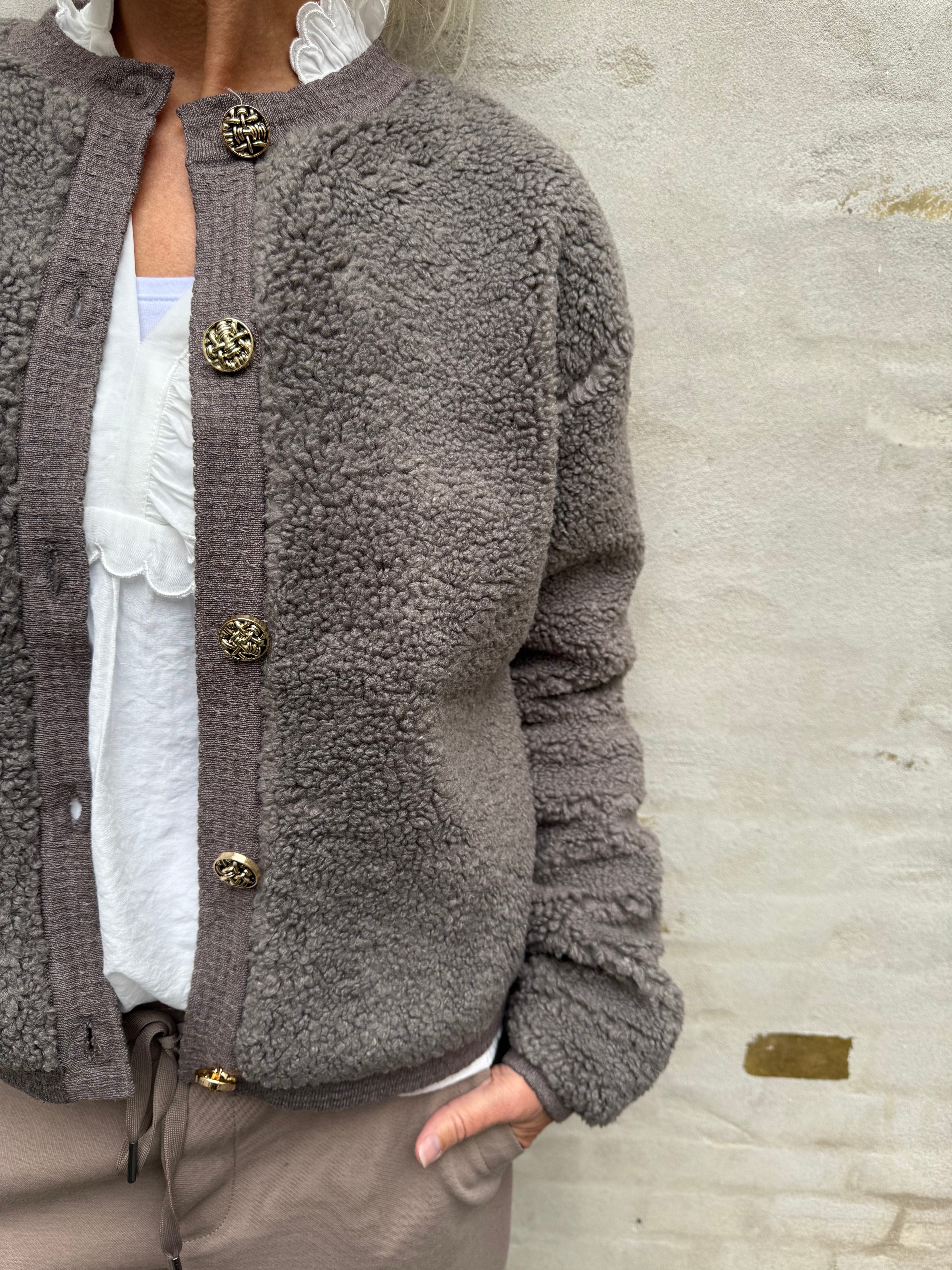 Limo fluffy knit cardigan iron