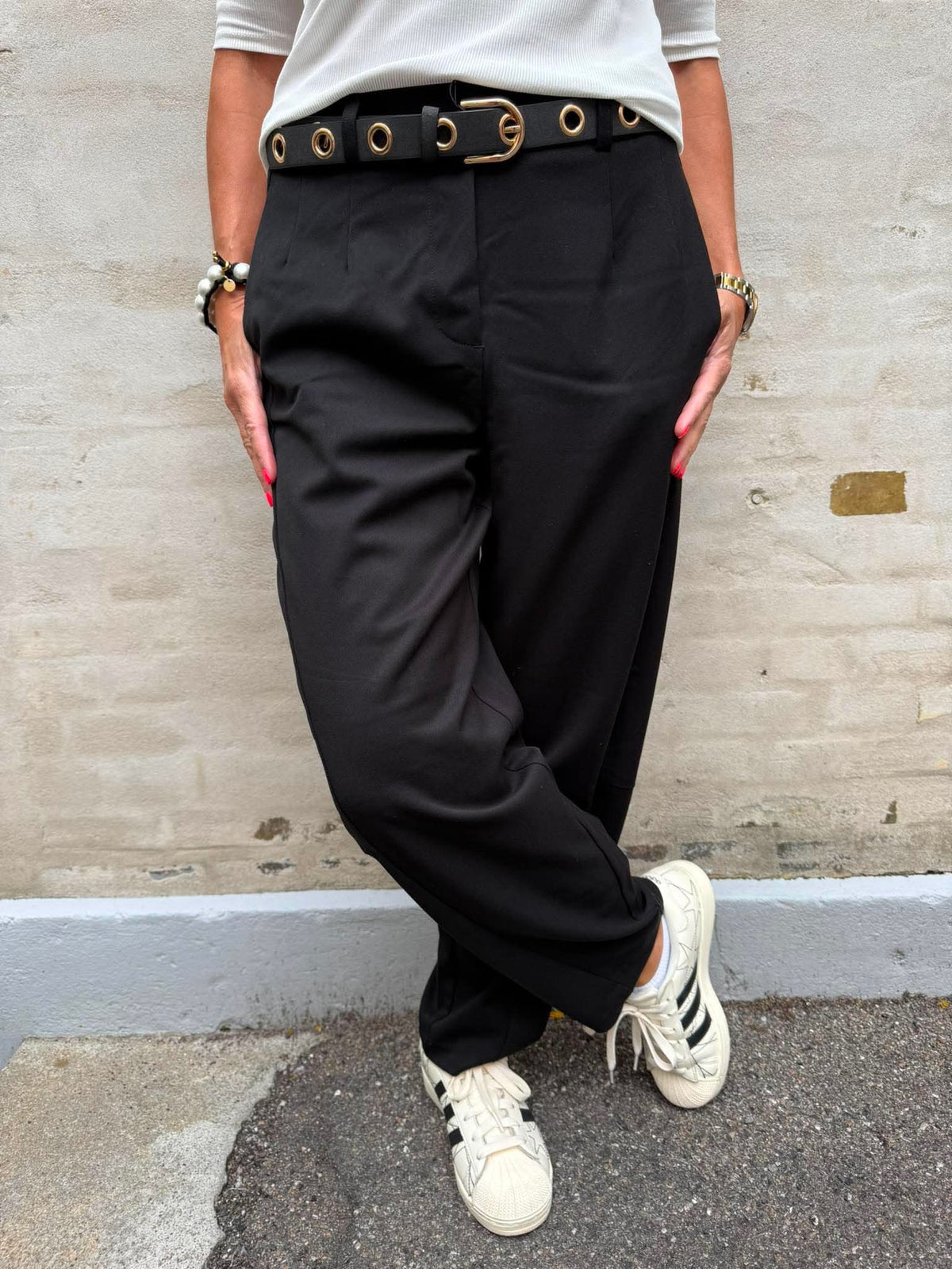 LISA HW ANKLE BARREL PANT - Black