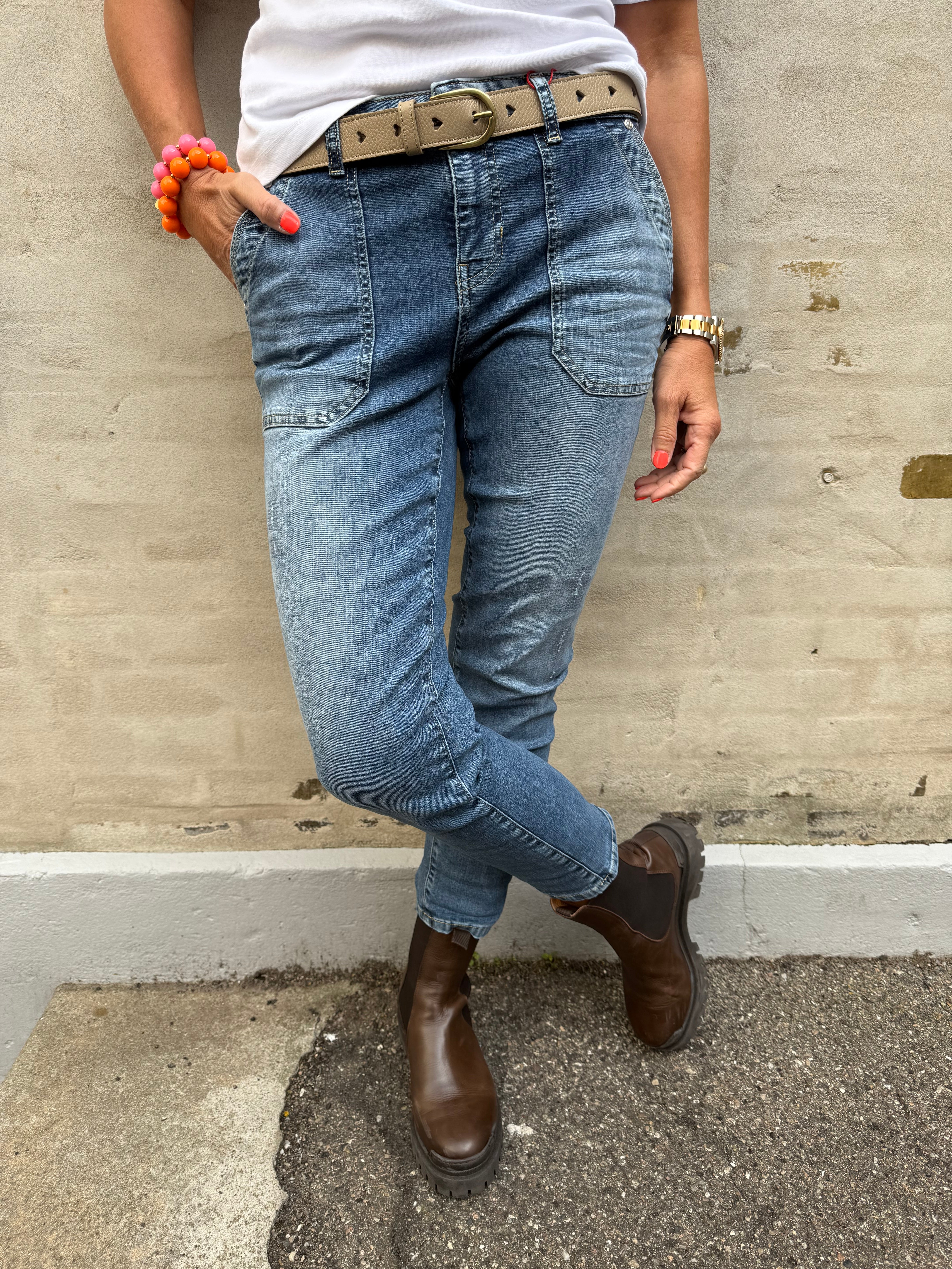 Jane Casual Fit Jeans - Medium Blue Destroy Washed