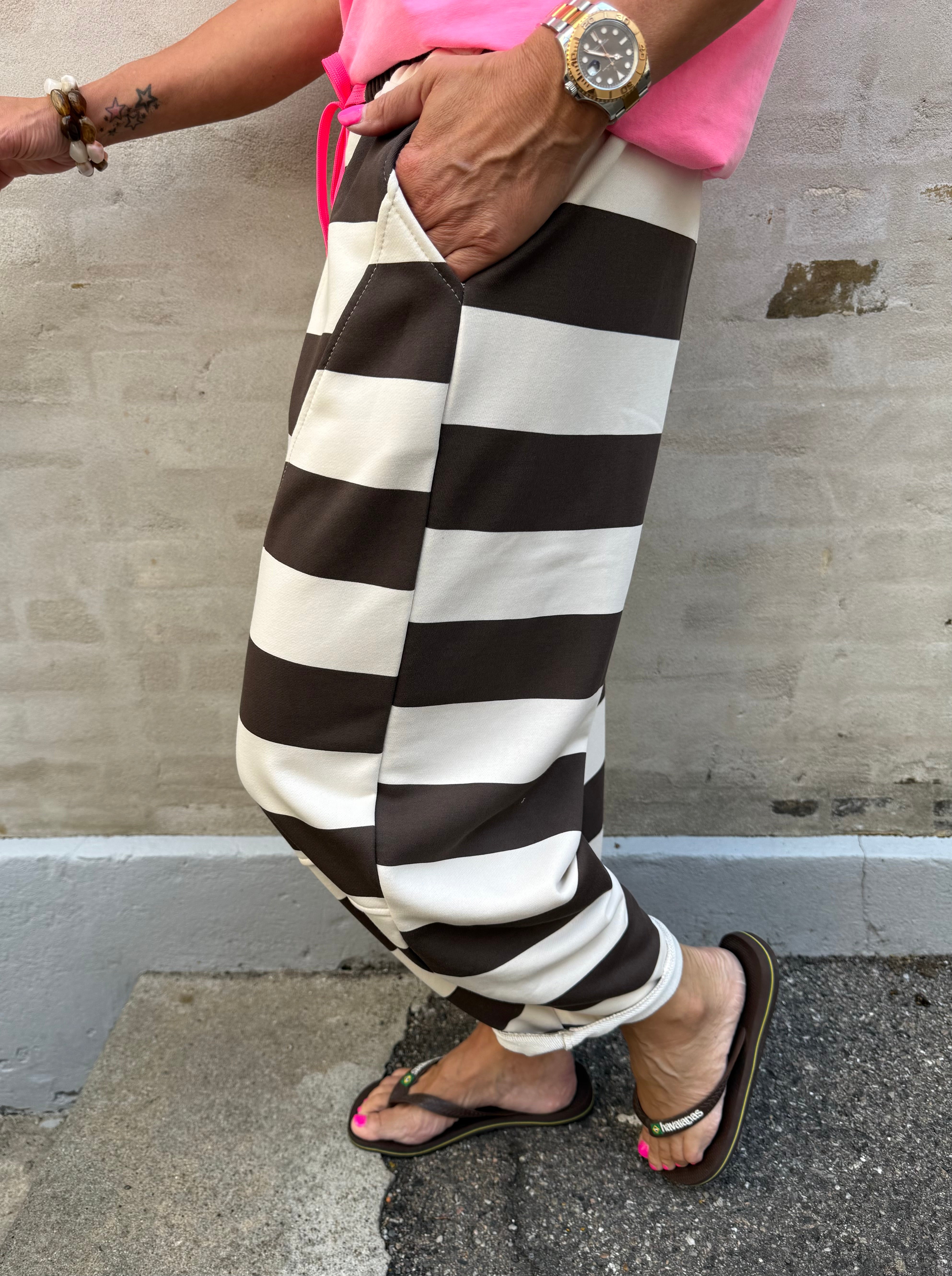 PREORDER- Very Striped Sweatpants - Off White/Brown