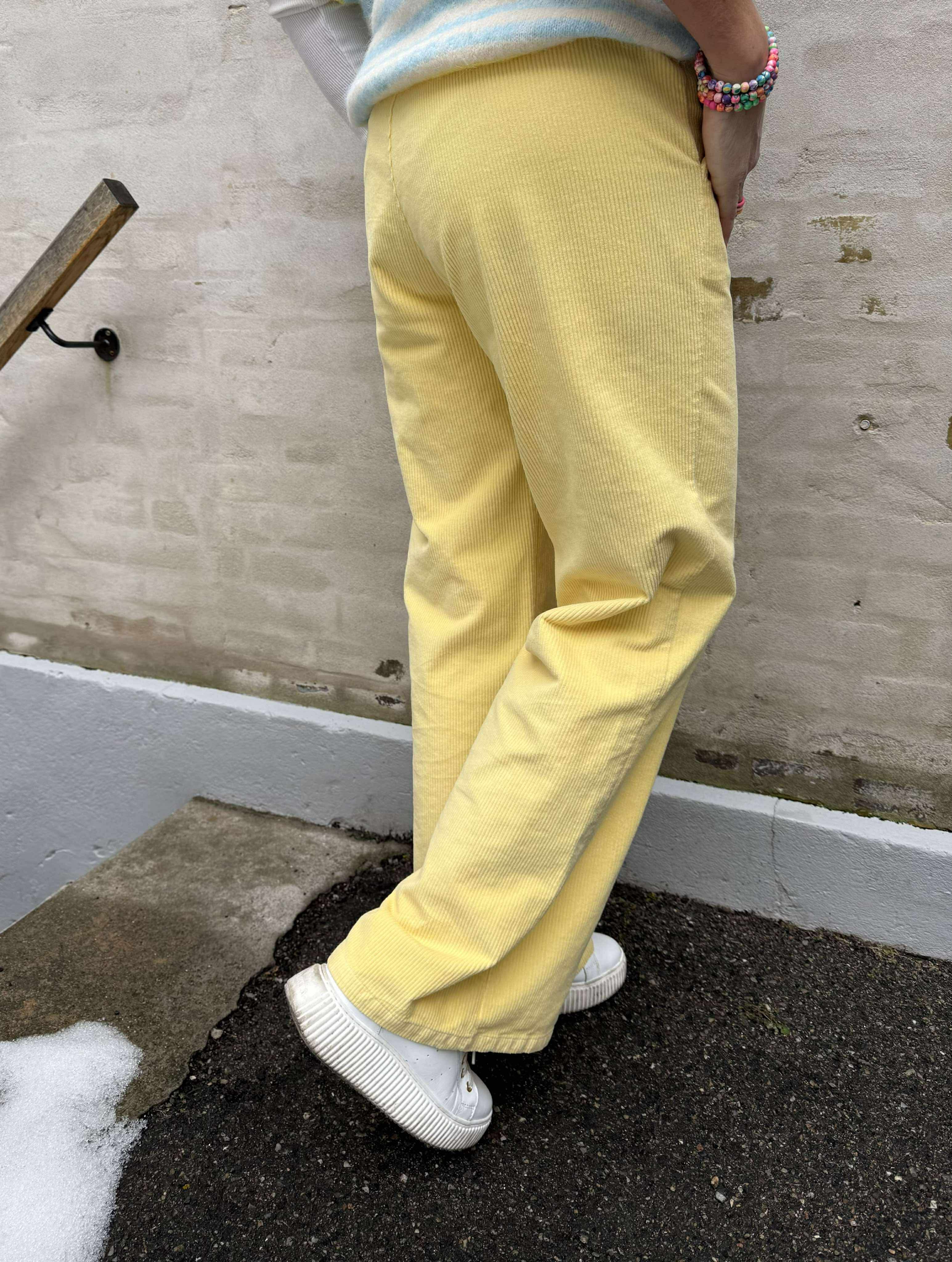 CORA corduroy box pant - Lt. Yellow