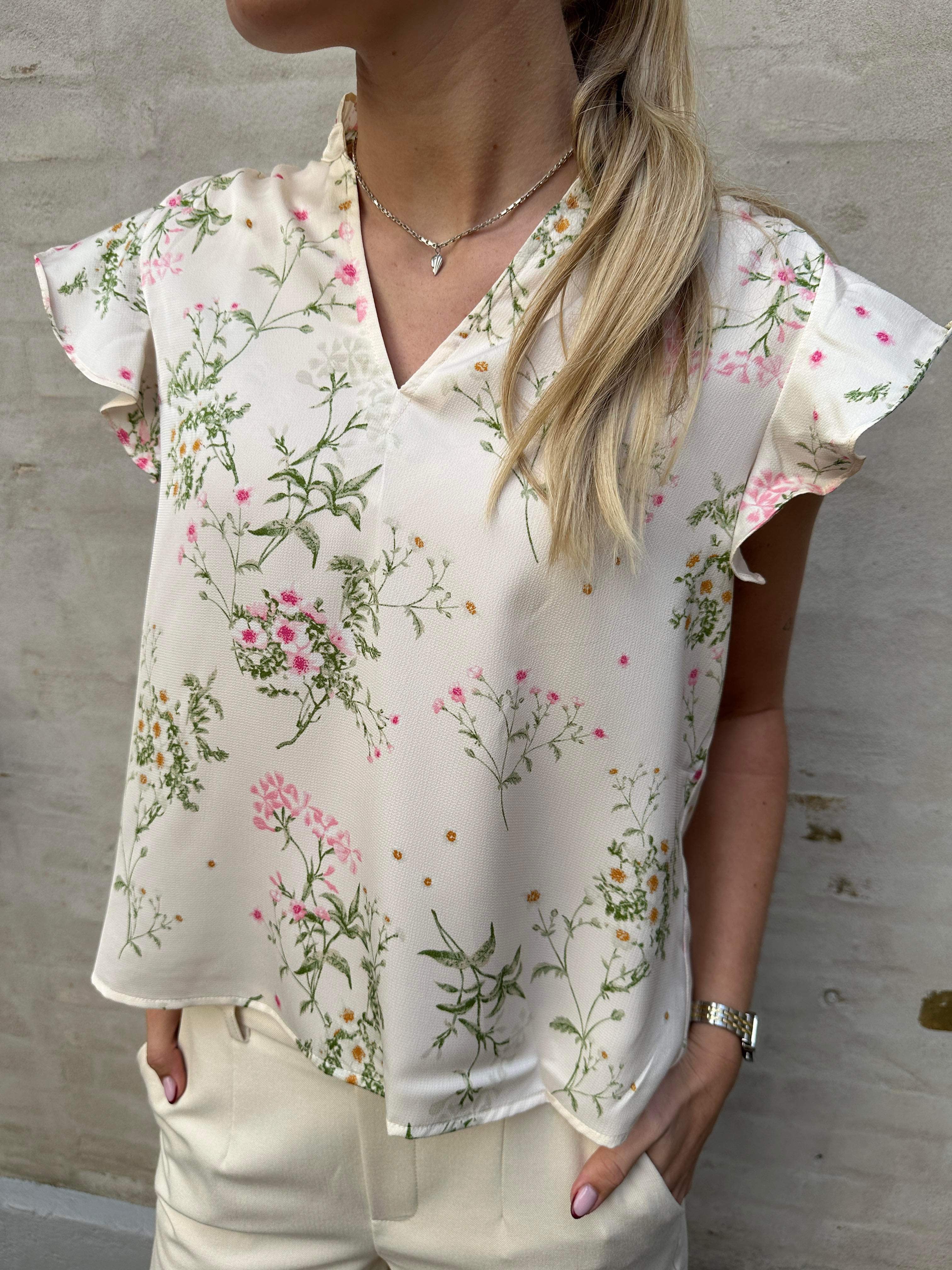 Stella flower field blouse off white