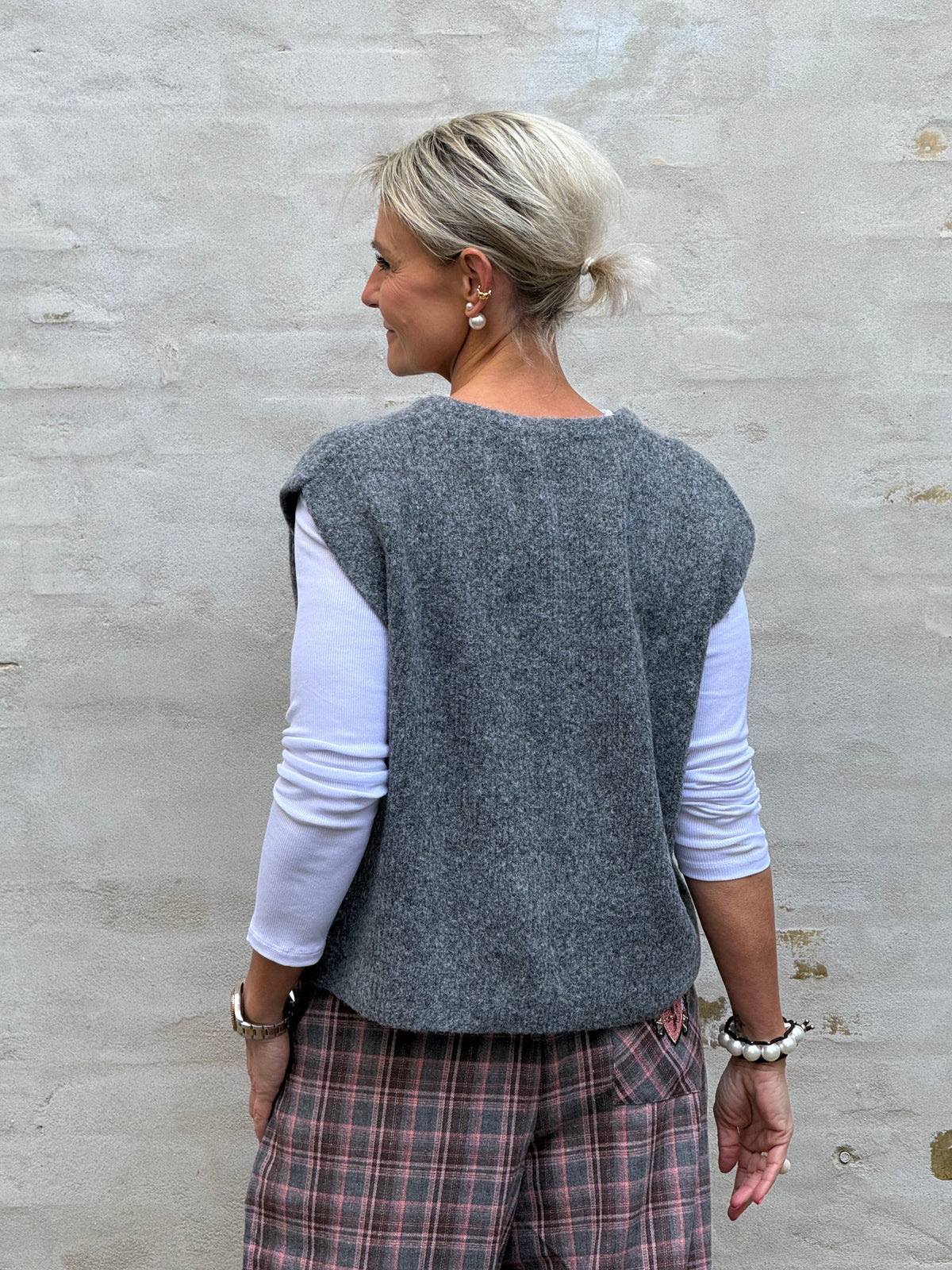 Celestia Knit Vest - Dark Grey