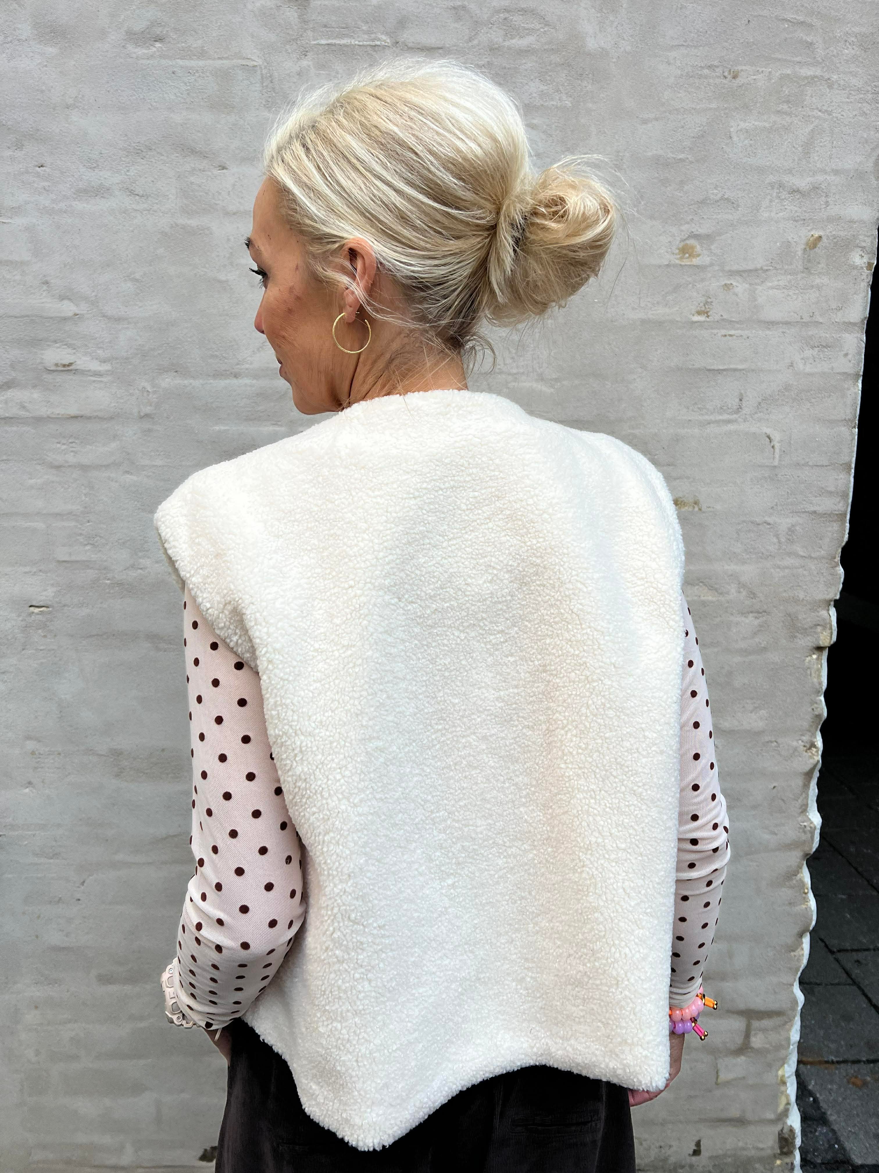 Anjanna Teddy Vest - Ivory