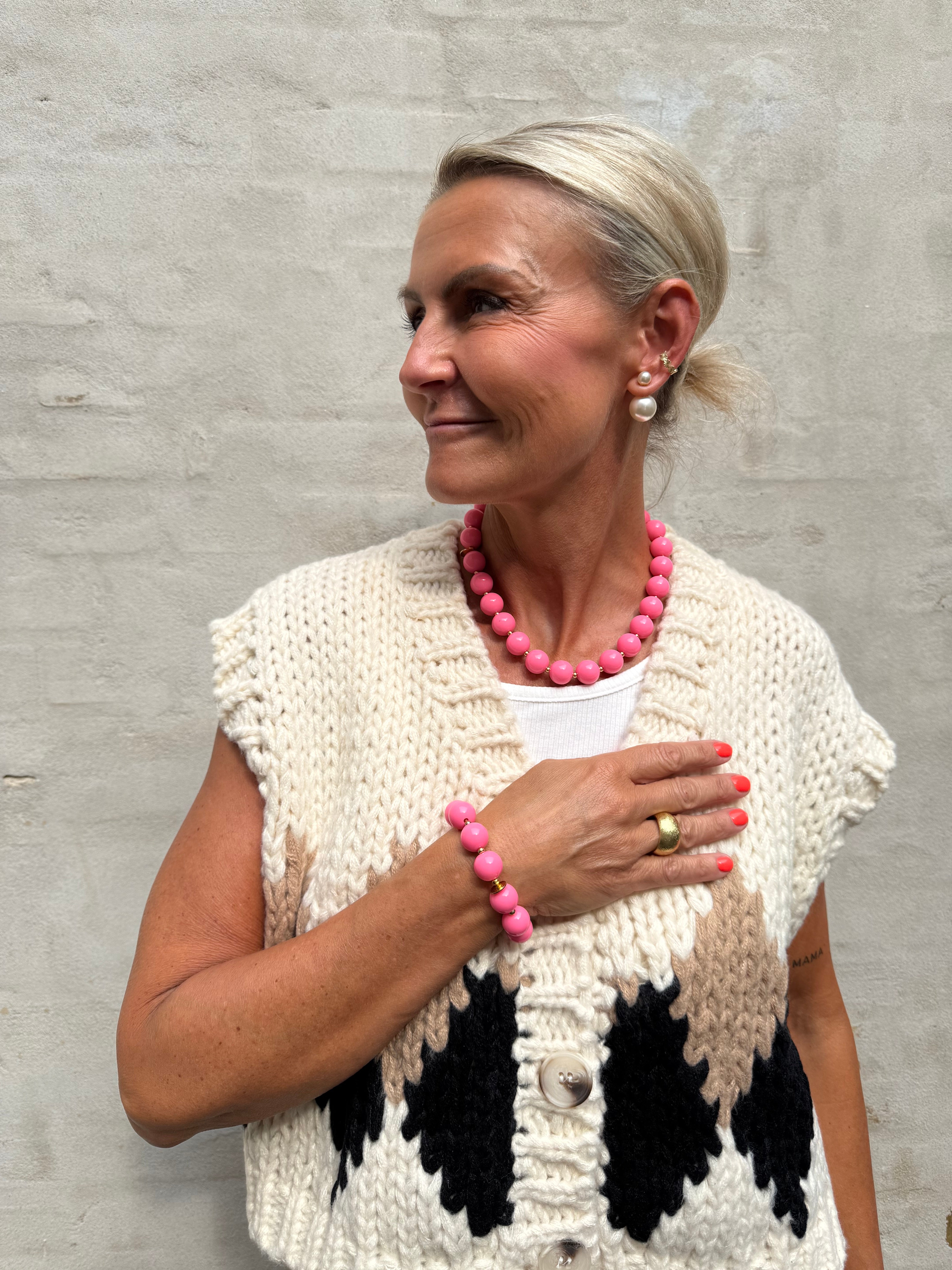 Colored & Gold Round Pearls Bracelet - Fuschia