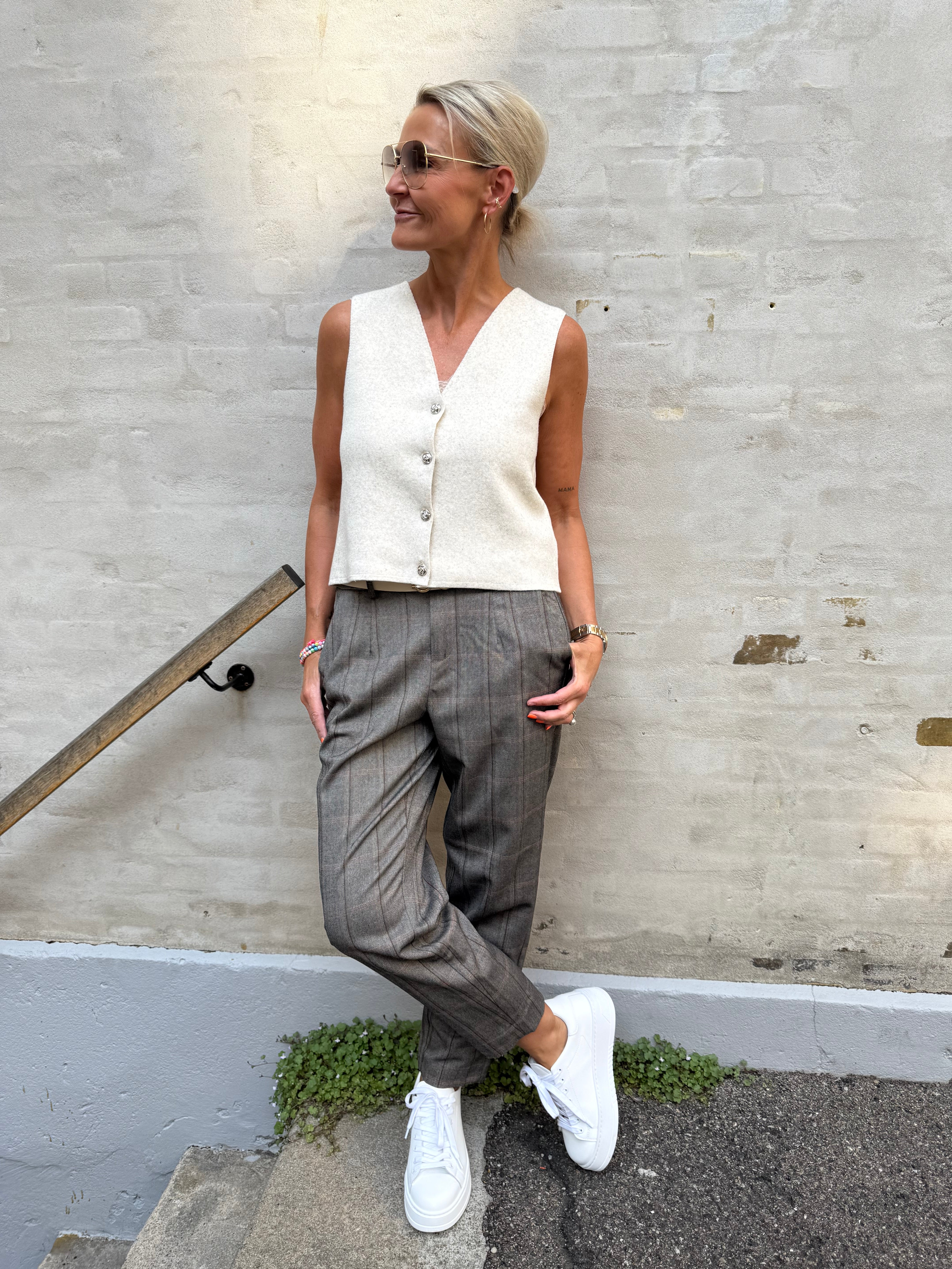 JONDA V-NECK KNIT VEST - Birch