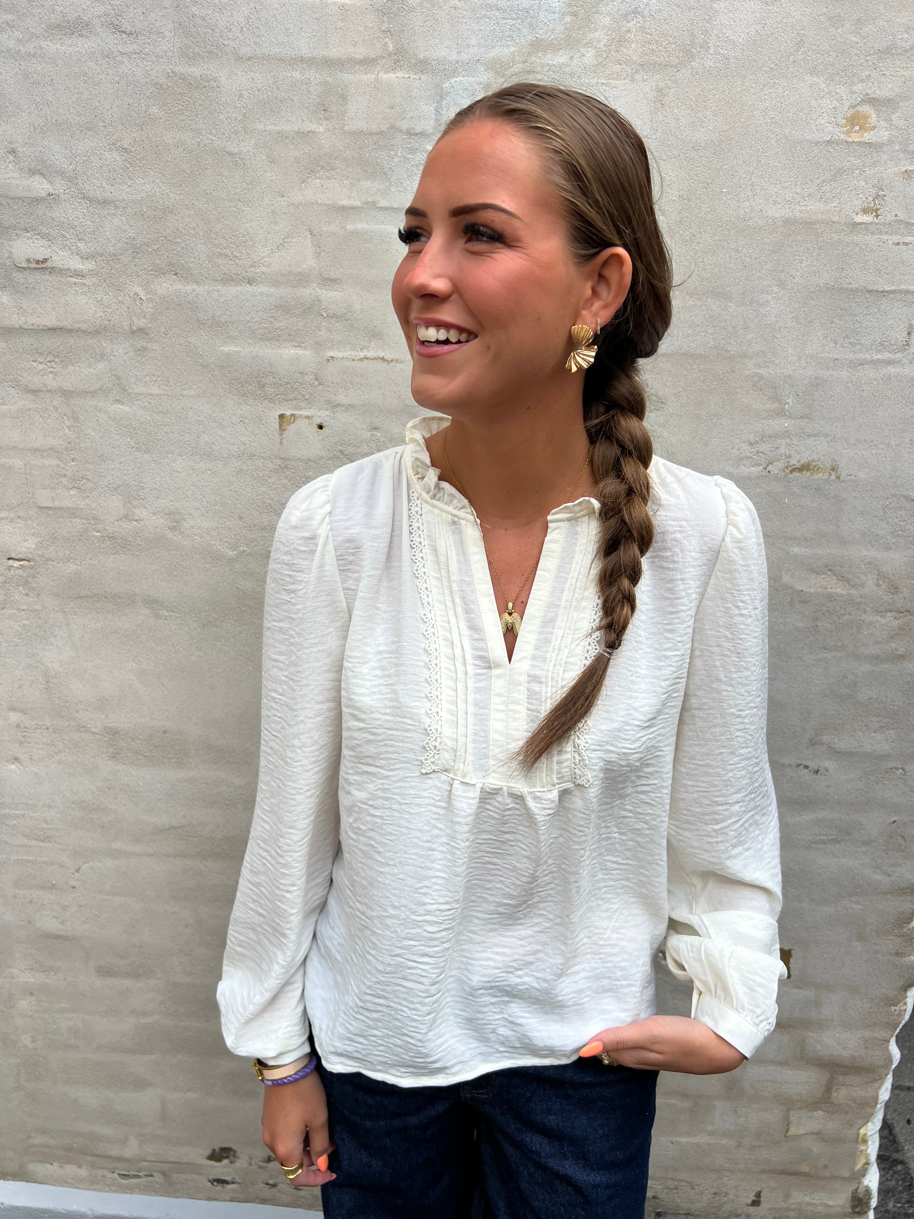 RACHEL LIFE PINTUCK TOP - Cloud Dancer