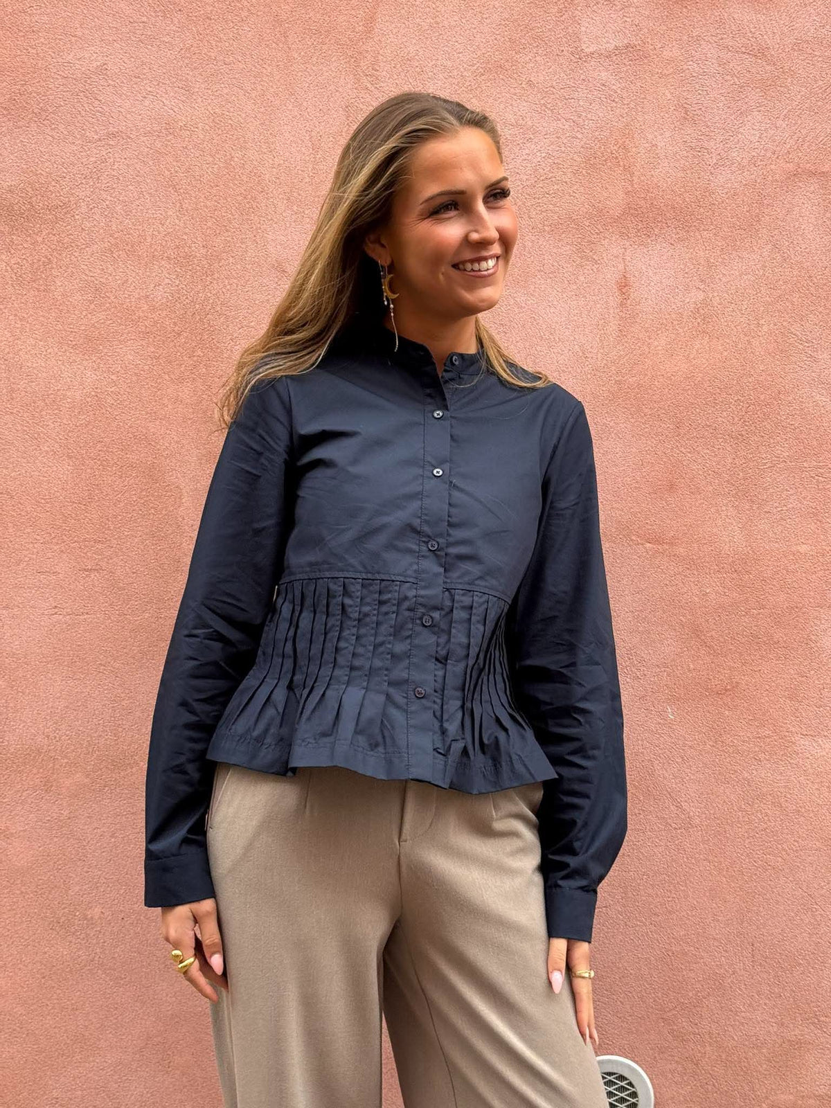 ADONA L/S REG. PLEAT SHIRT - Sky Captain