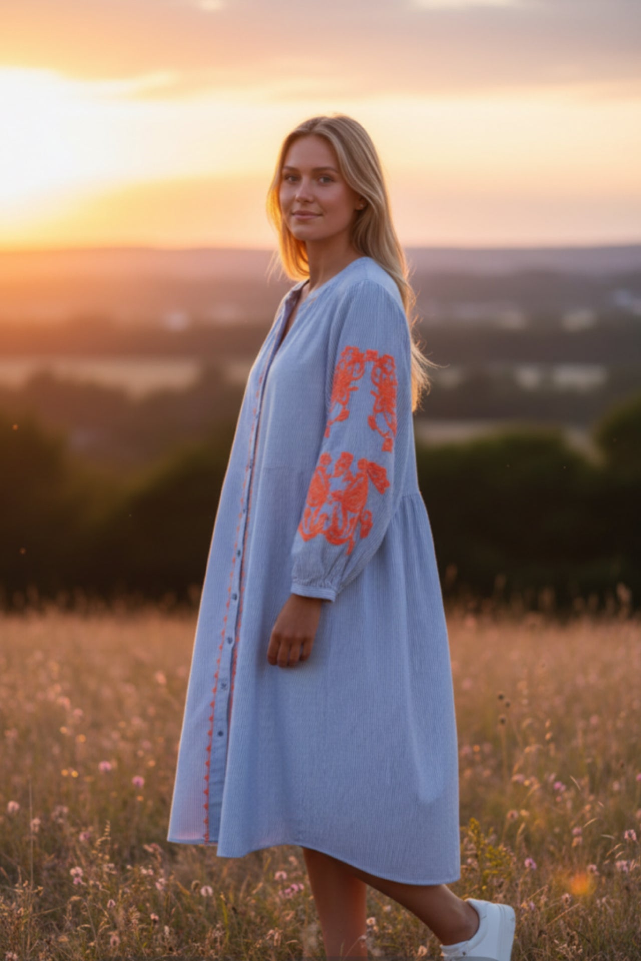 Boheme Dress w. Embrodery Blue