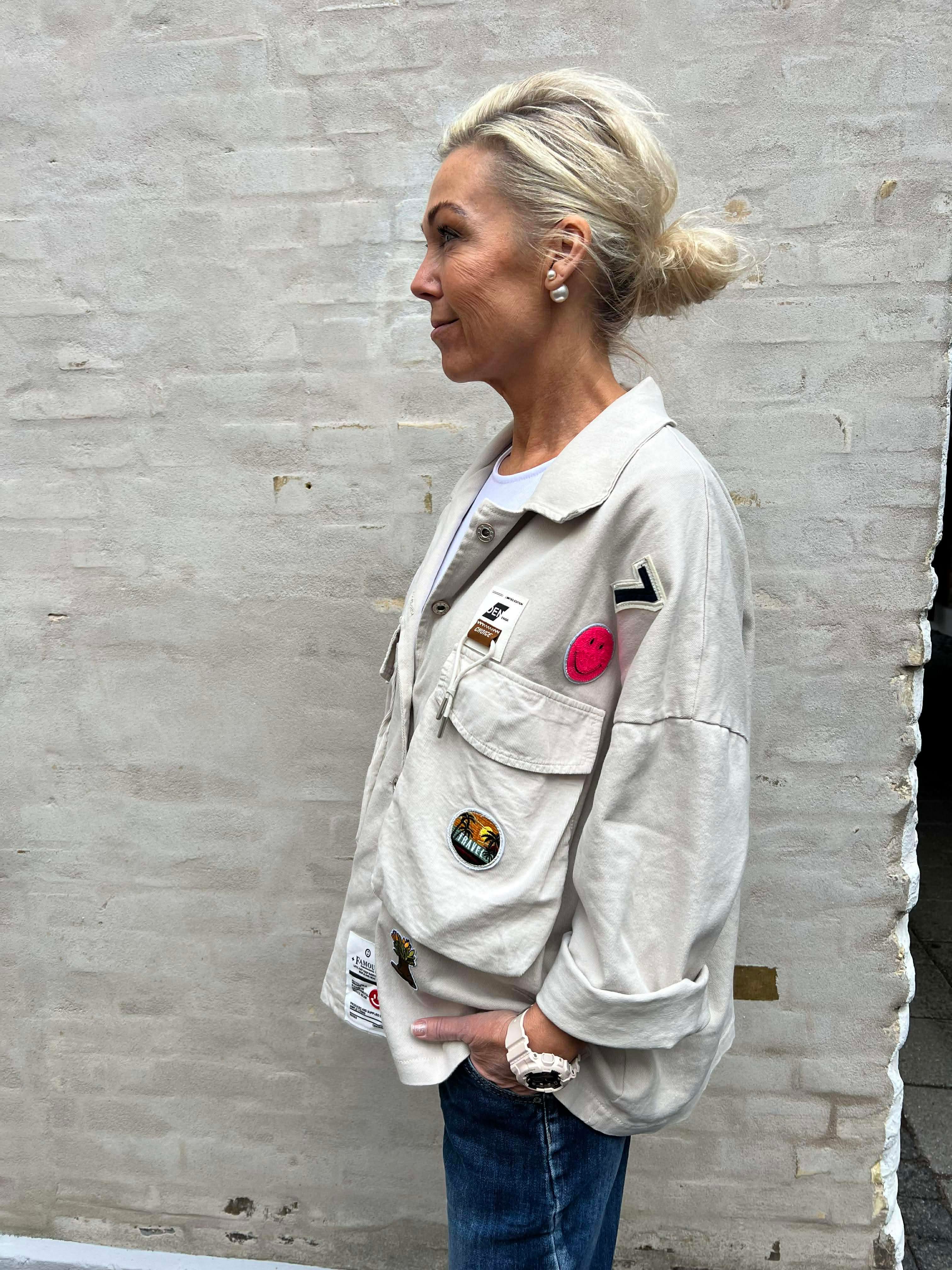 Famous Jacket - Beige