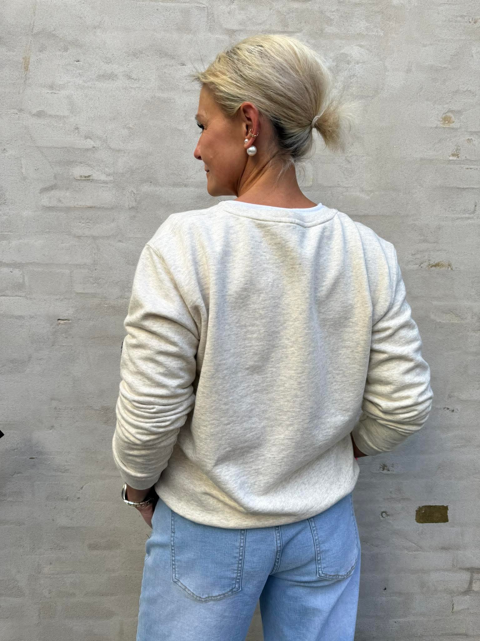 Sweat LOVE - Auora rosa med orange broderi klassiker