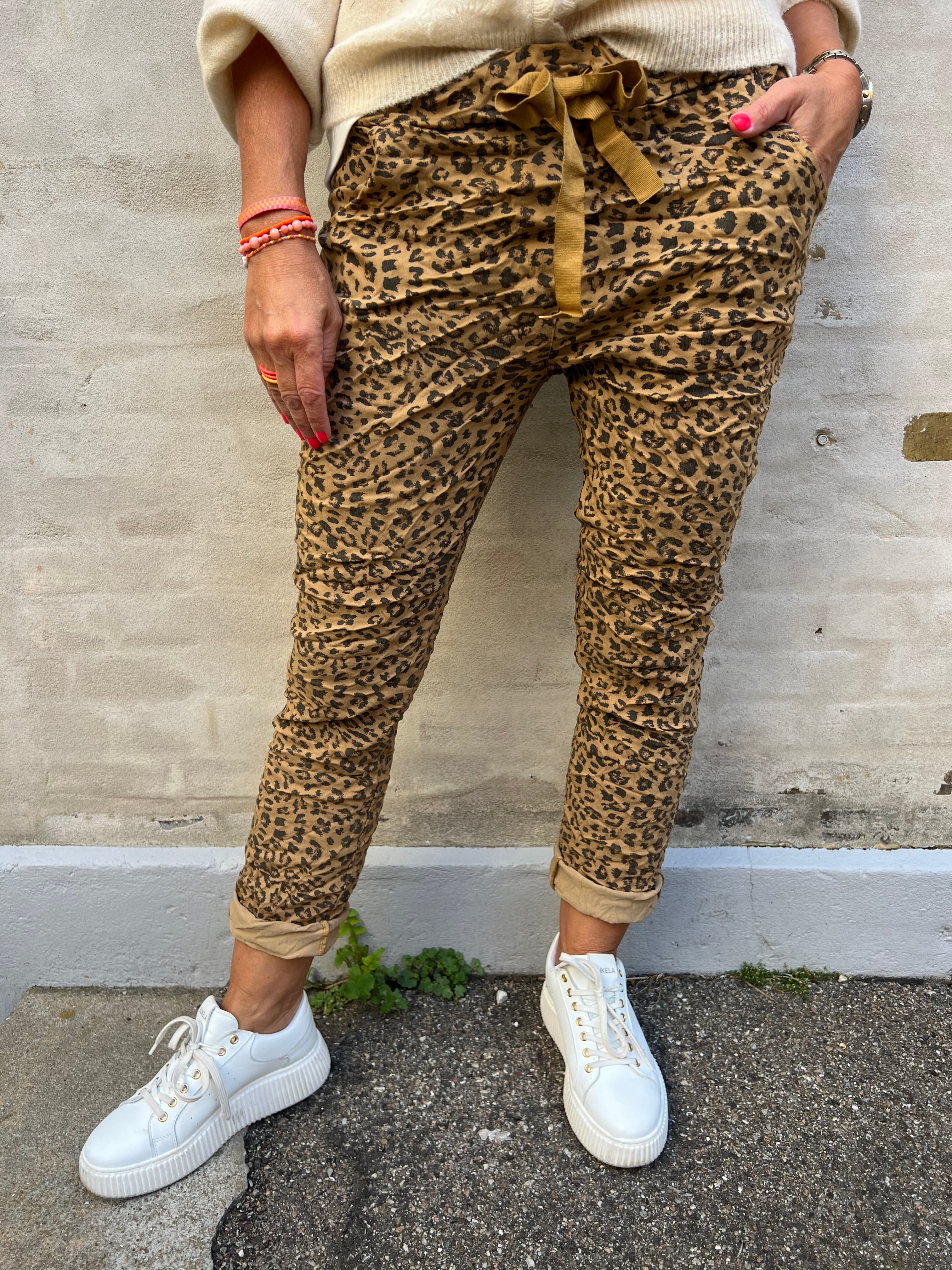 Reina pant camel leo