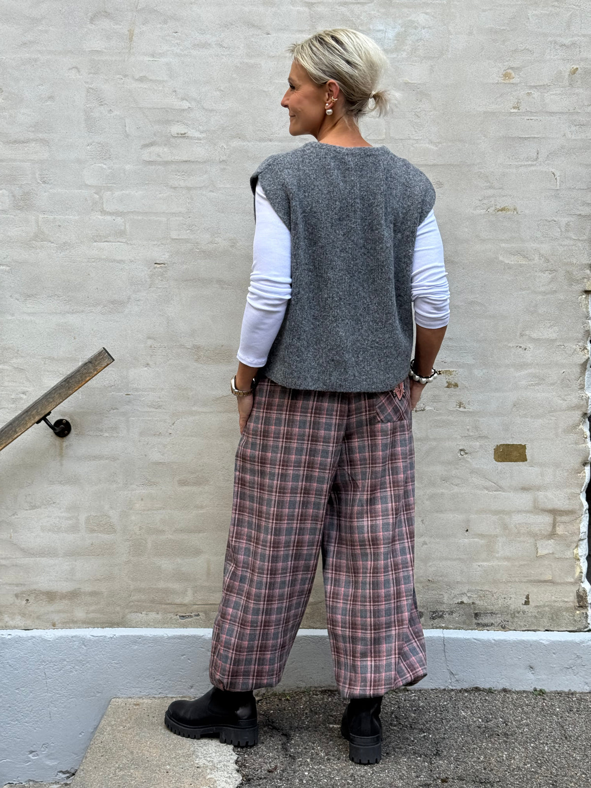 Celestia Knit Vest - Dark Grey