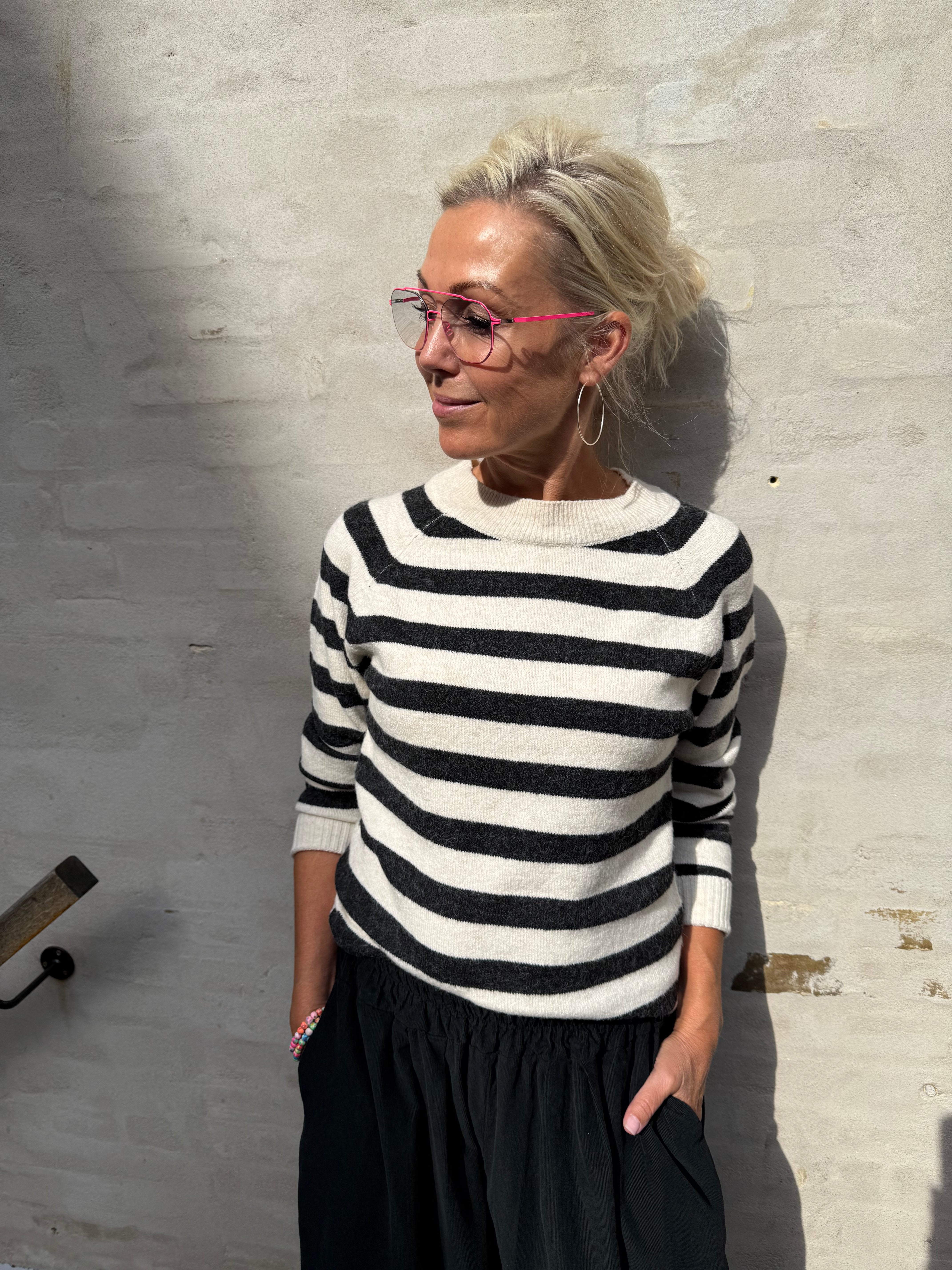 DOFFY O-NECK BLOUSE - Birch/W. Black