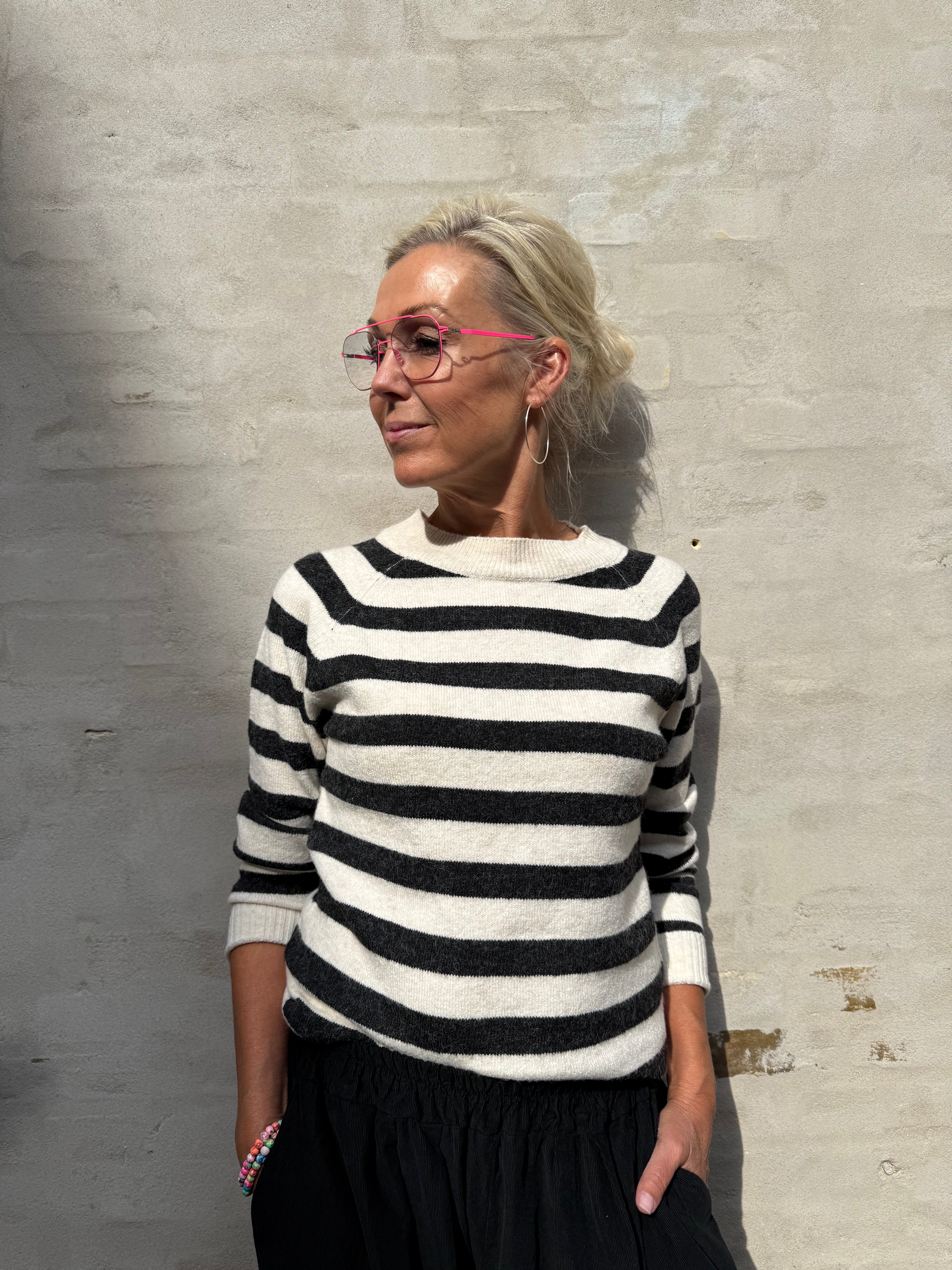 DOFFY O-NECK BLOUSE - Birch/W. Black