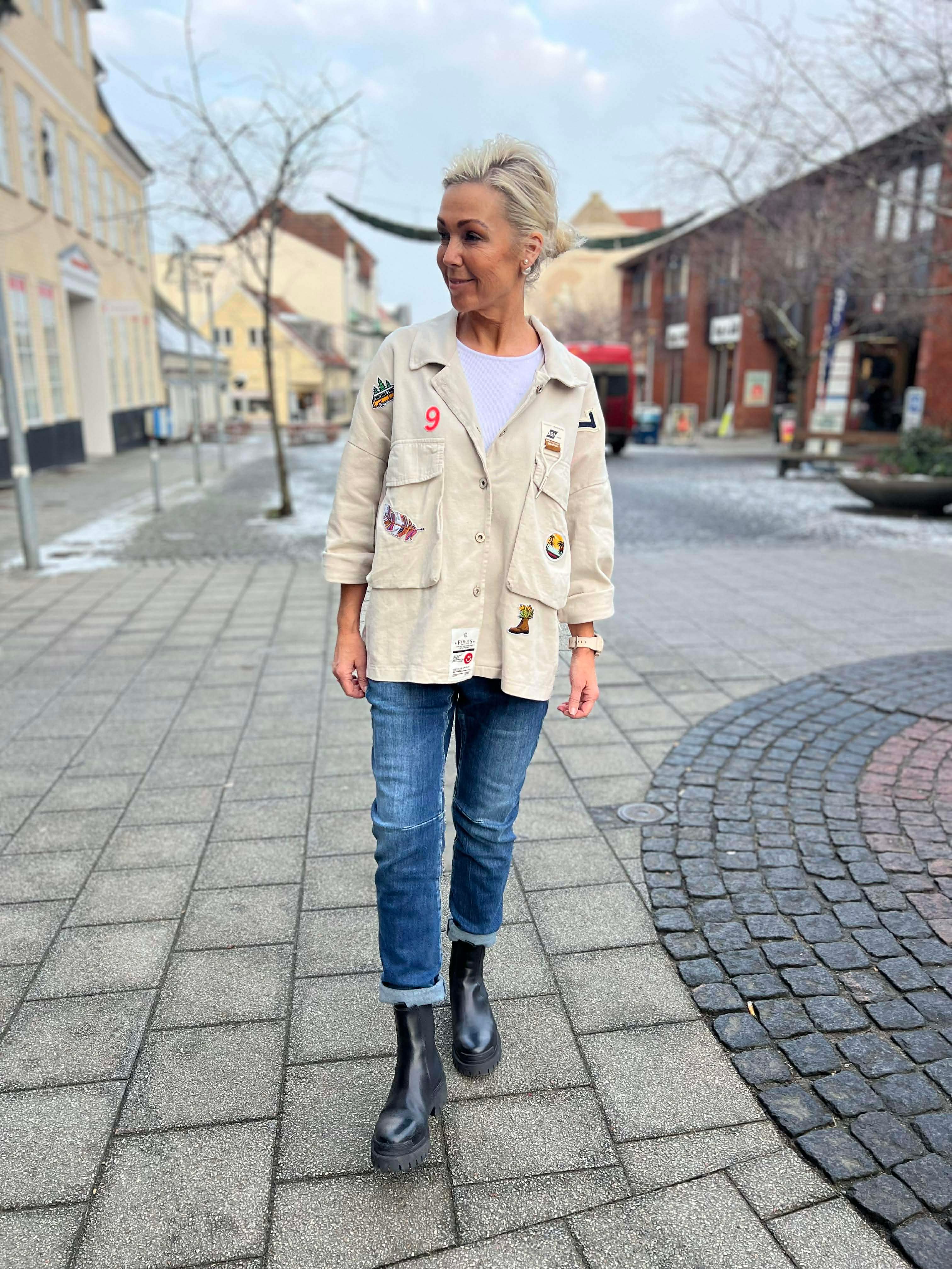 Famous Jacket - Beige