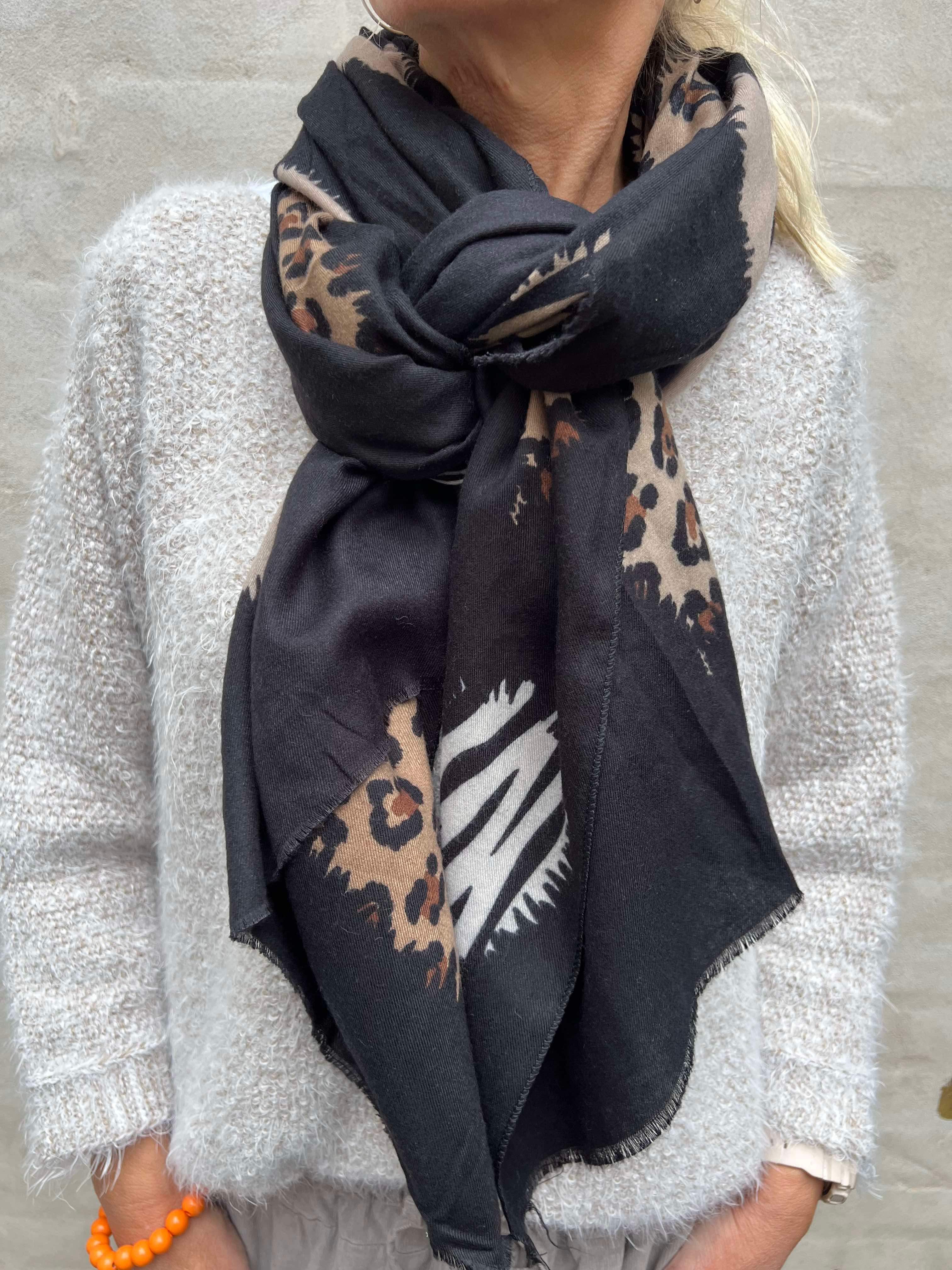 Animal heart scarf