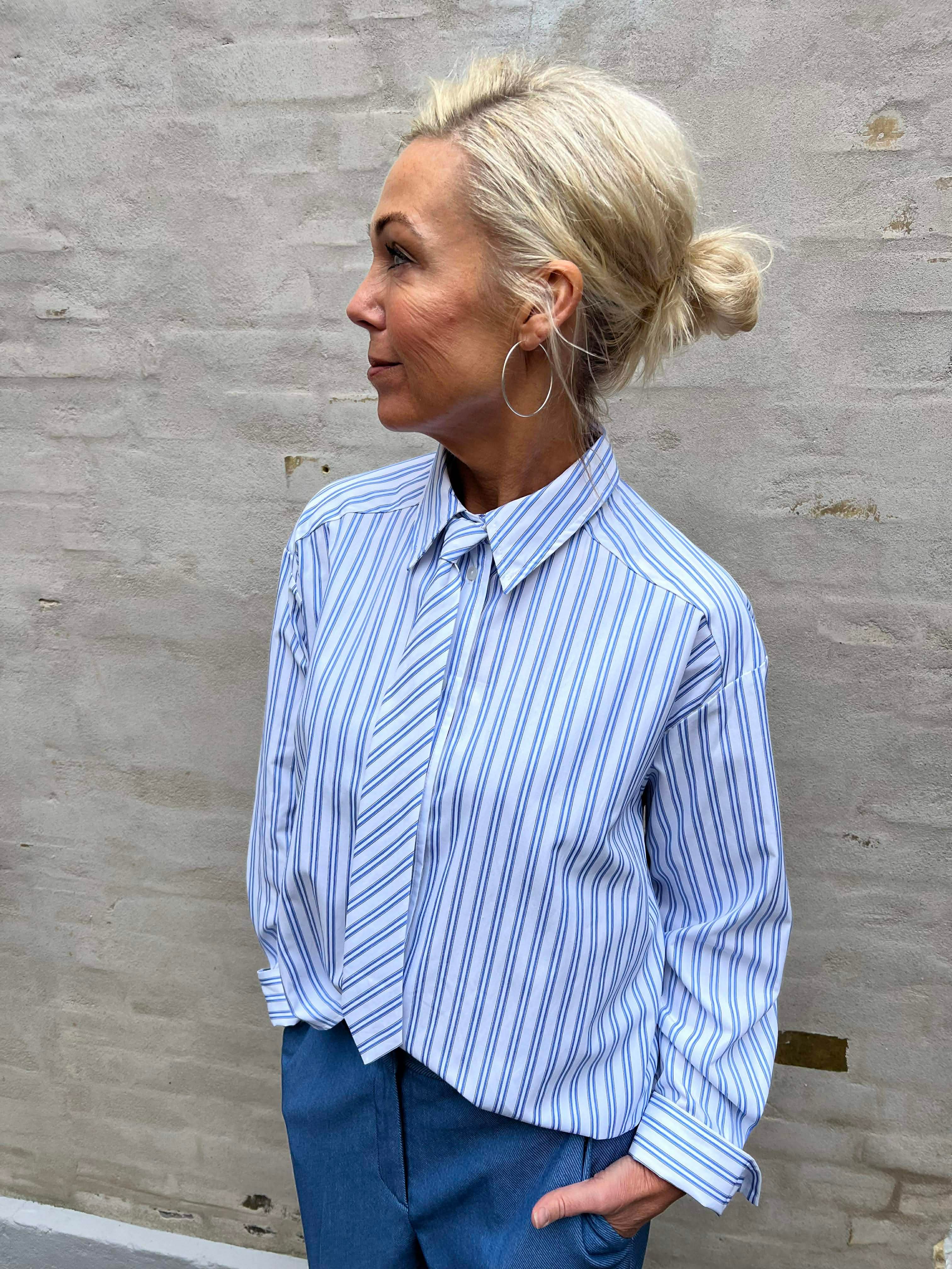 DevinCC Stripe Tie Shirt - Blue